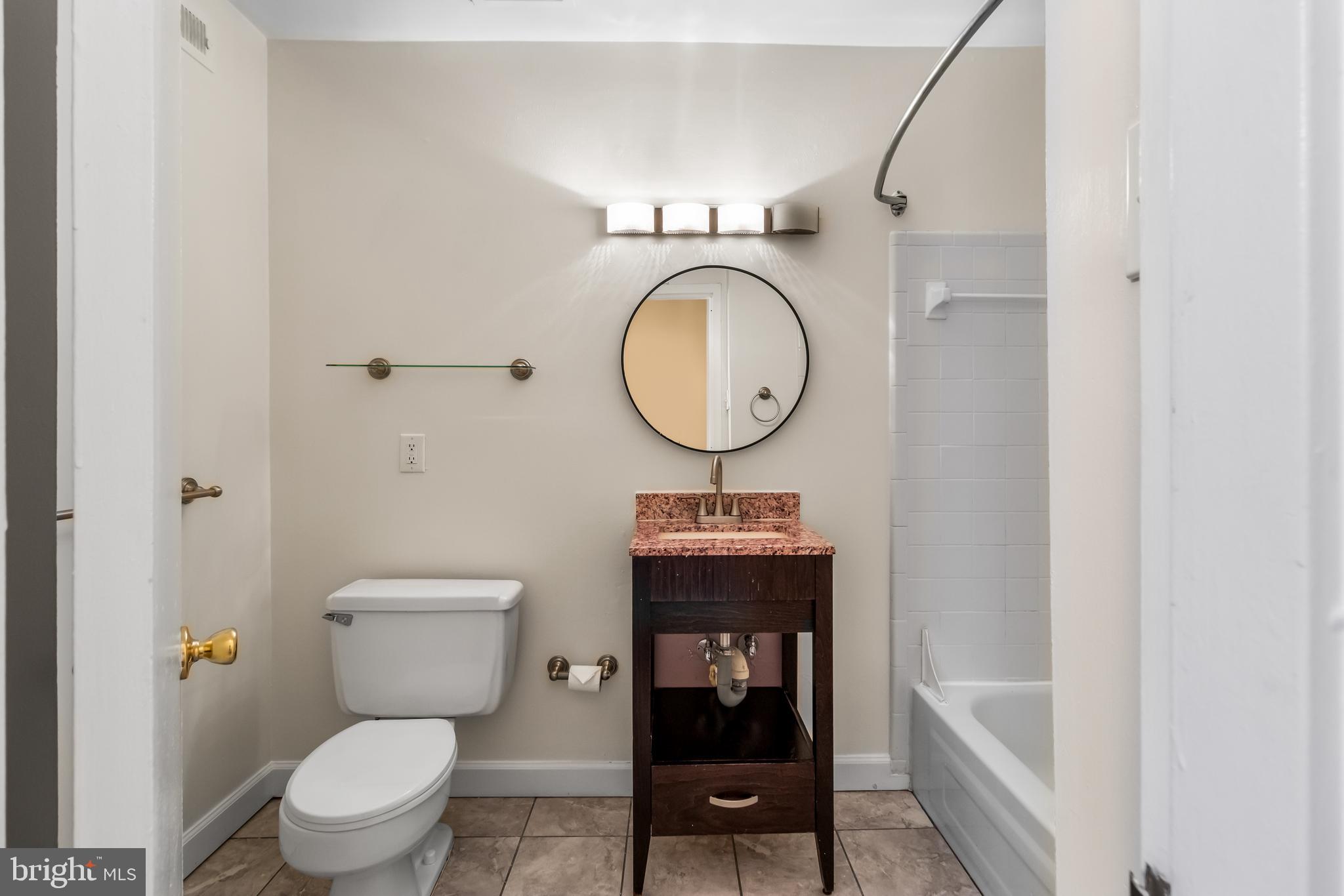 TREETOP CONDO - Residential