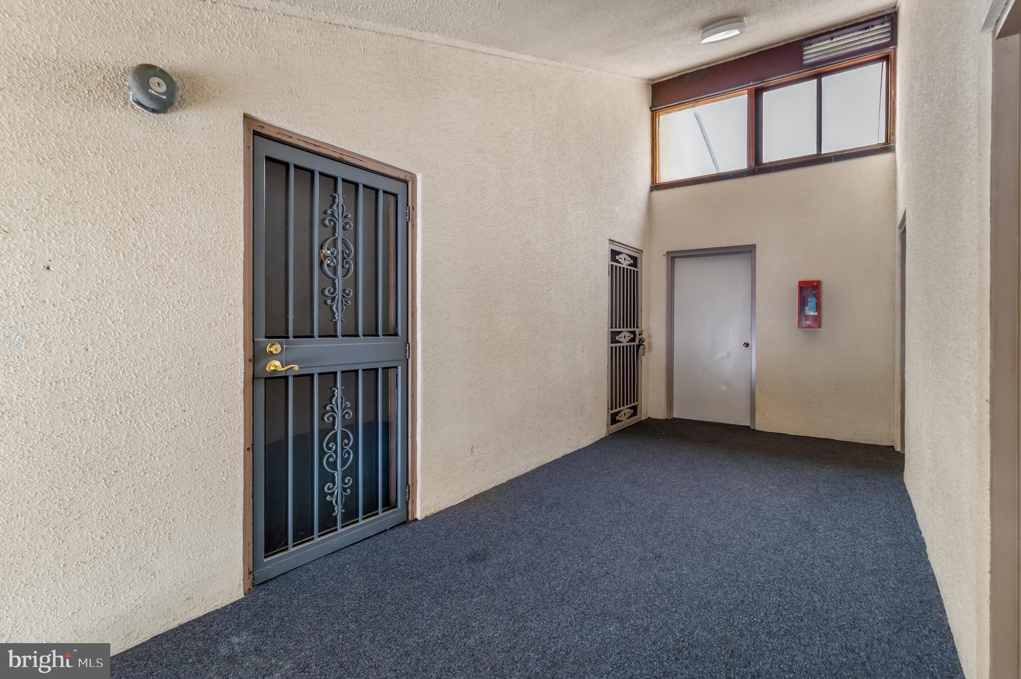 TREETOP CONDO - Residential