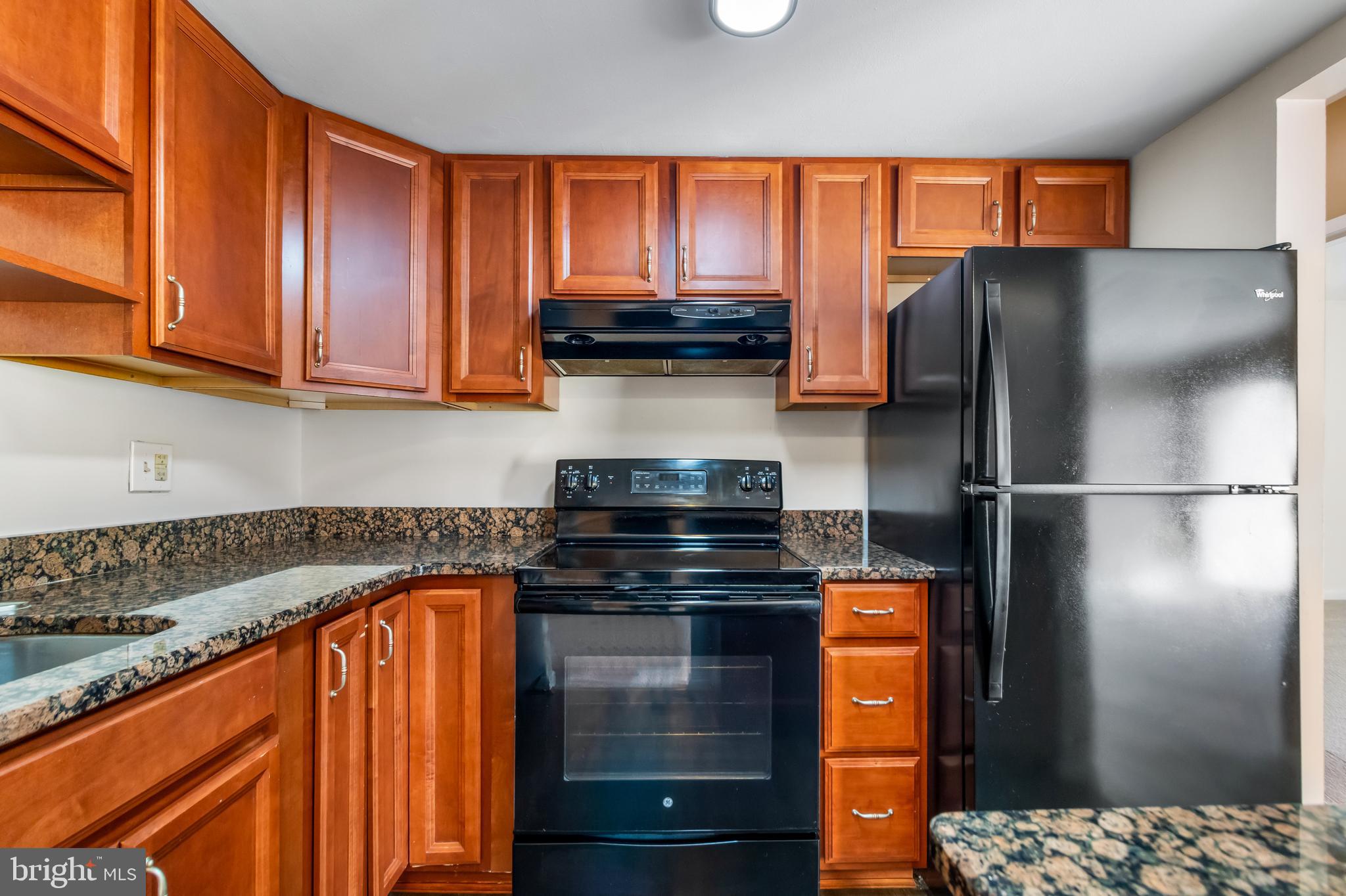 TREETOP CONDO - Residential