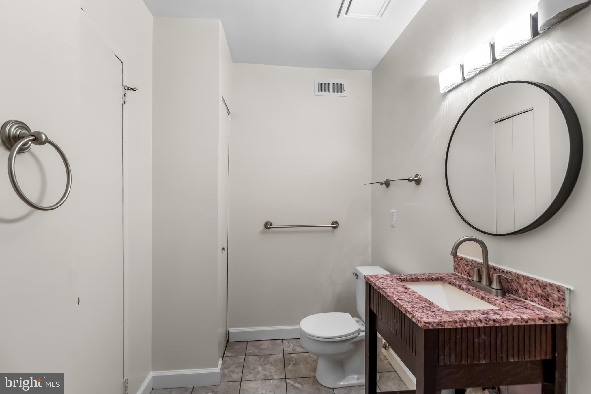 TREETOP CONDO - Residential