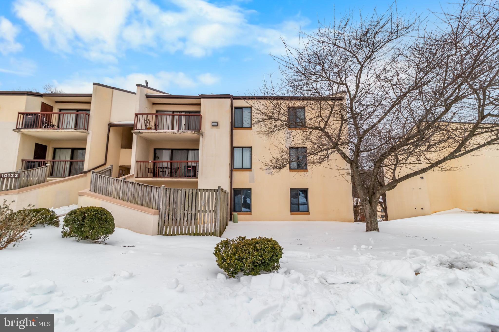 TREETOP CONDO - Residential
