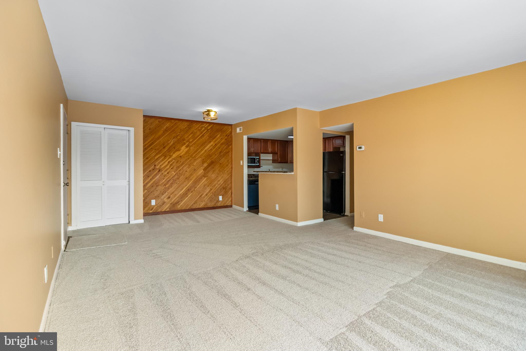 TREETOP CONDO - Residential