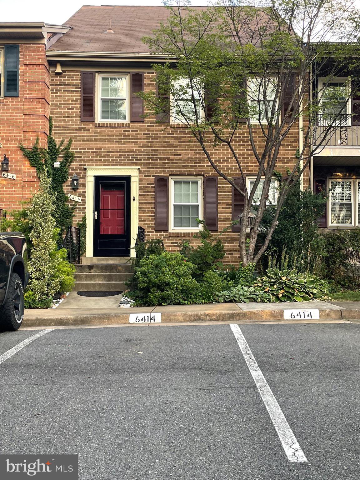 Welcome home to this gorgeous all brick, all updated 4 bedroom, 3.5 baths townhome in Falls Church’s Seven Oaks community. With over 2,300 sq ft.  Of sunlight filled living space with high end hardwood floors throughout the main level and all upstairs bedrooms. New ceramic tile floors for all upgraded bathrooms, kitchen and basement. All new windows, roof, insulation and kitchen appliances. Enjoy your morning coffee while sitting at your kitchen table and looking out the bay window at the beautiful garden and the patio of your fenced in yard. 4th bdrm & another full bath in the basement , huge rec room. with cozy fire place, This home has been lovingly updated and cared for. The Seven Oaks Community is across the street from the bus stop. Metro is less than 2 miles to East Falls Church Metro Station, close to Tysons Corner premium shopping and eateries and the Mosaic District, and downtown Falls Church with its famous farmers market and many shops. The home is about 4 miles to Route 66 and 495. 2 assigned parking spaces plus plenty of visitor parking spots. Tenants are responsible for the all utilities. The landlord pays the HOA fees. Tenant has $100 deductible per service call.
Showing is only available on the weekend: Saturday and Sunday between 10:00 am- 7:00 pm