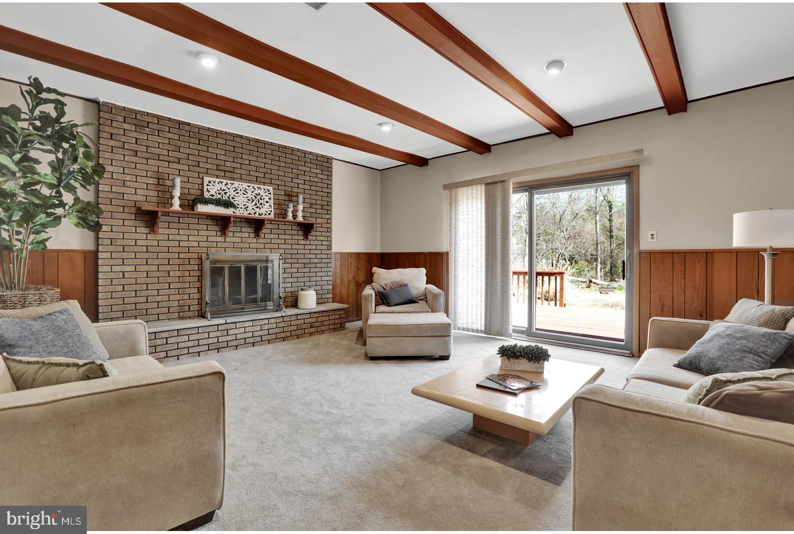 QUEENS GRANT - Residential
