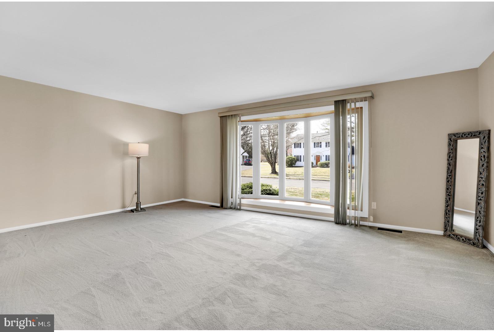 QUEENS GRANT - Residential