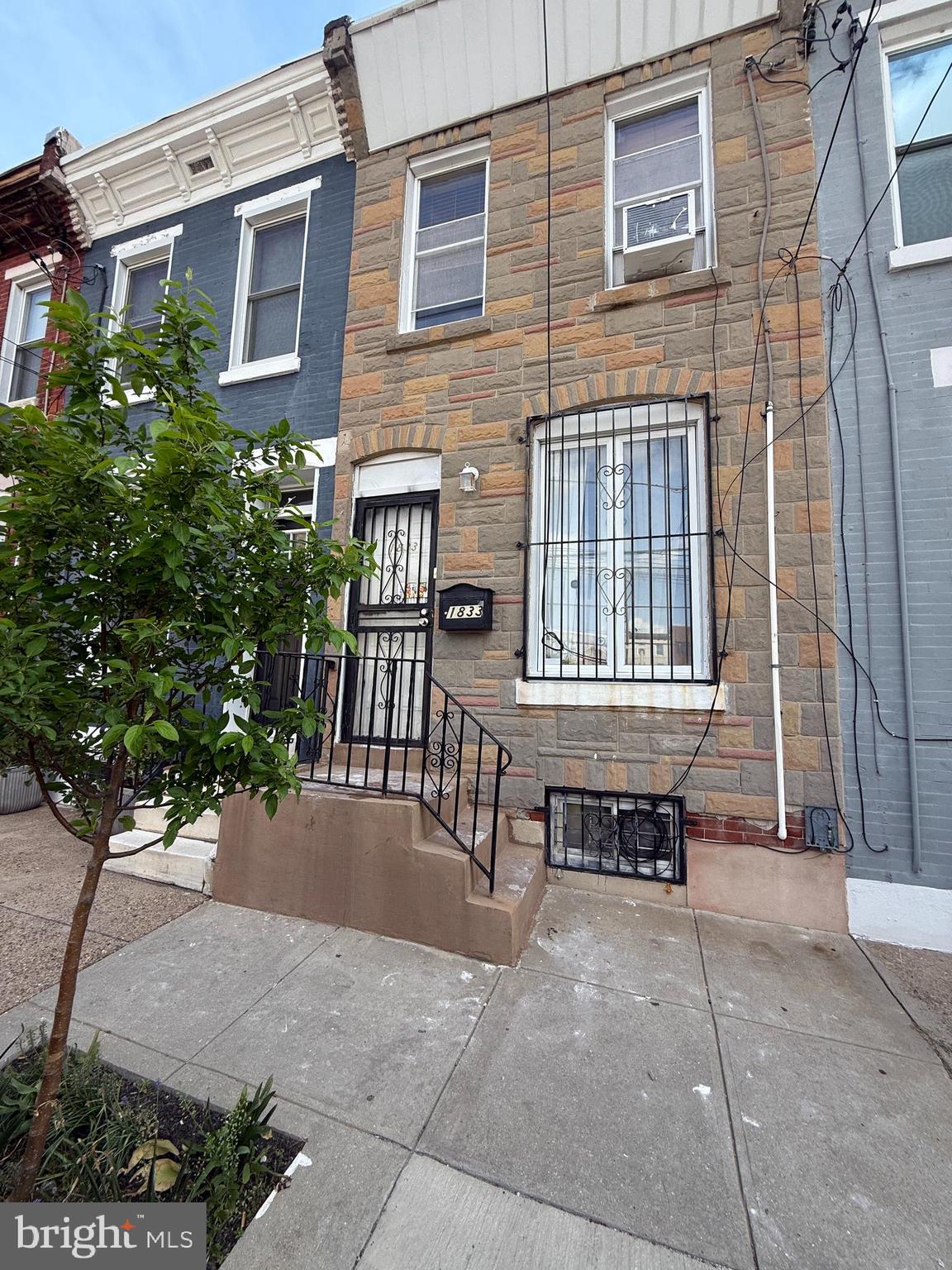 1833 E HAROLD STREET