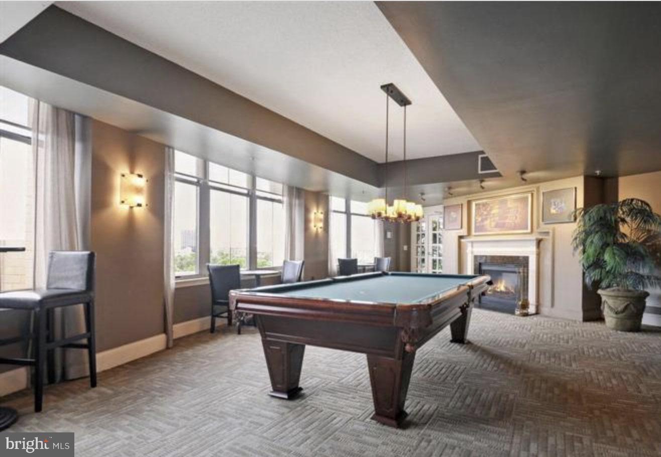 CARLTON HOUSE - Residential Lease