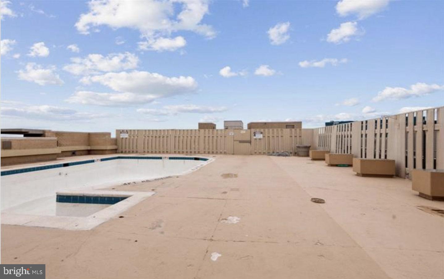 CARLTON HOUSE - Residential Lease