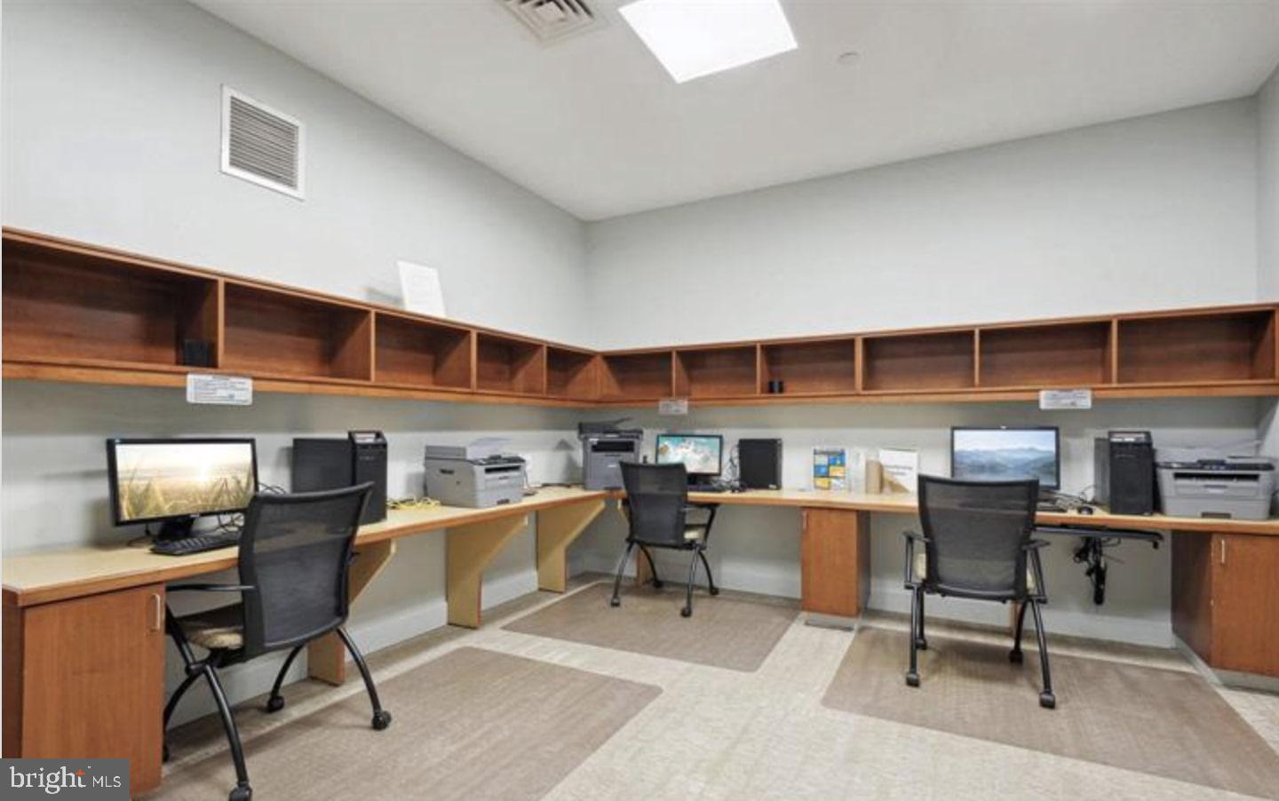 CARLTON HOUSE - Residential Lease