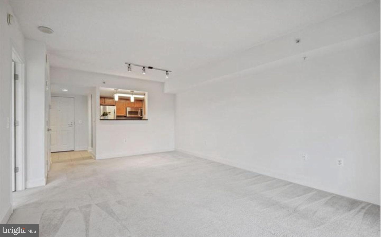 CARLTON HOUSE - Residential Lease