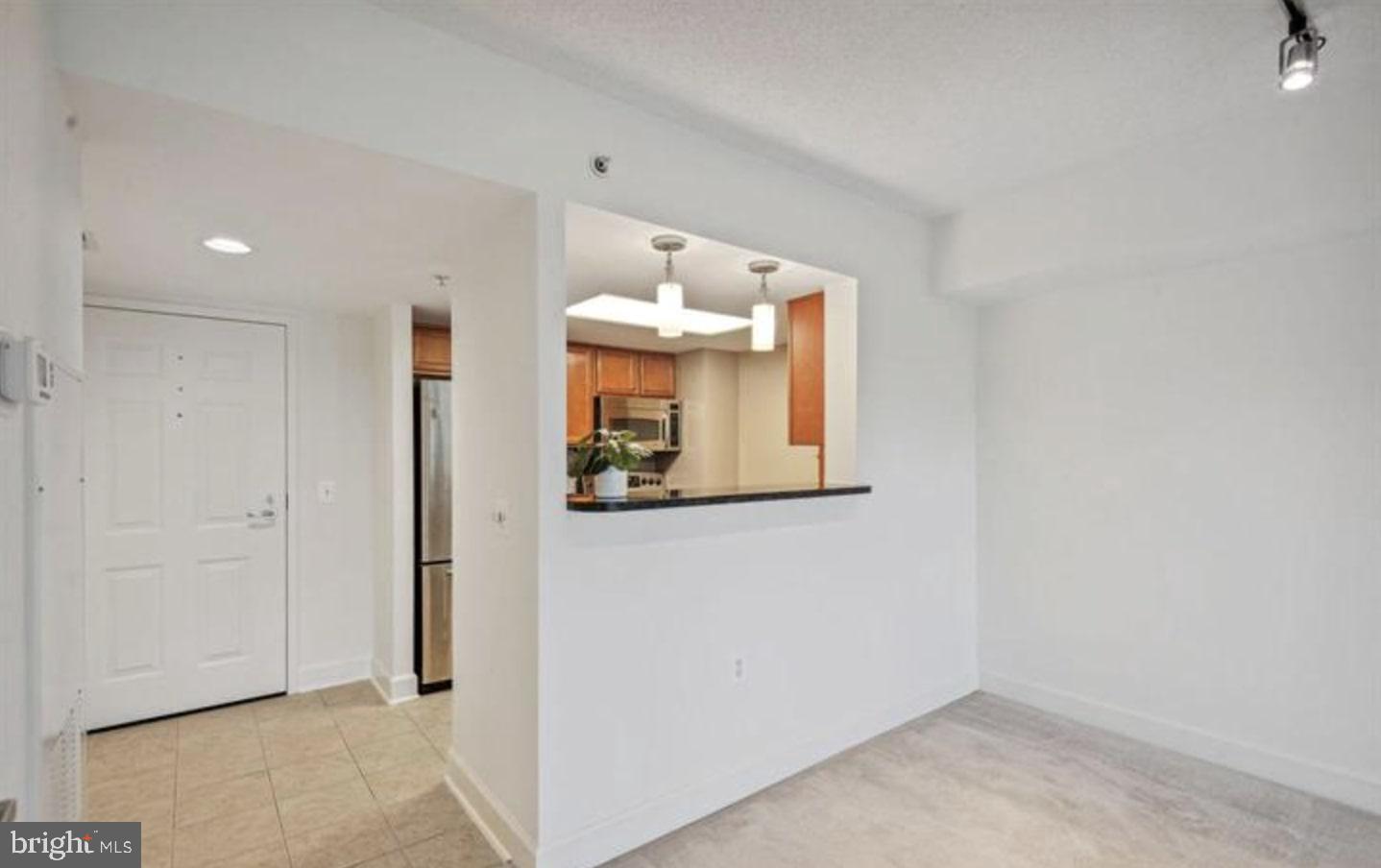 CARLTON HOUSE - Residential Lease