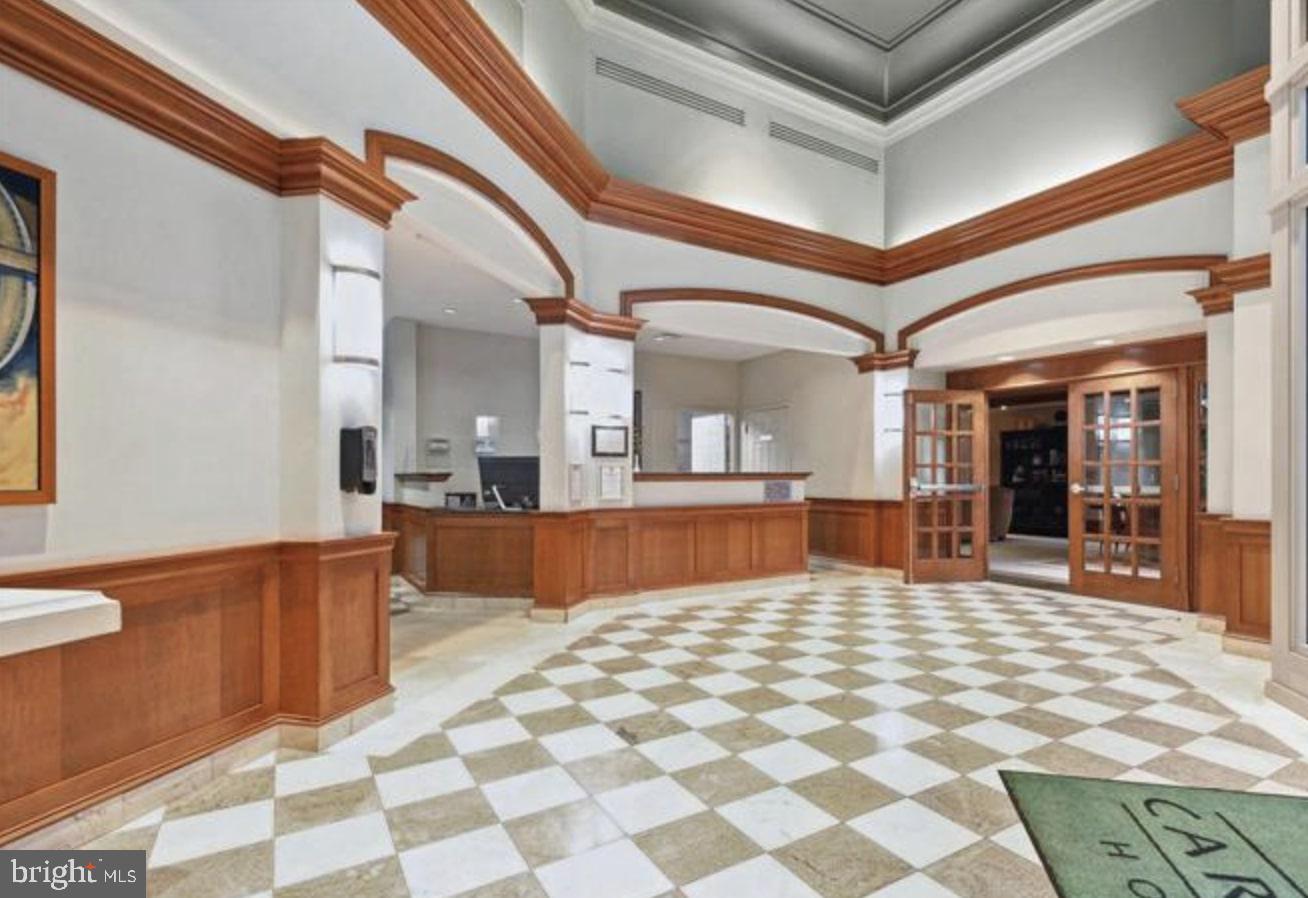 CARLTON HOUSE - Residential Lease