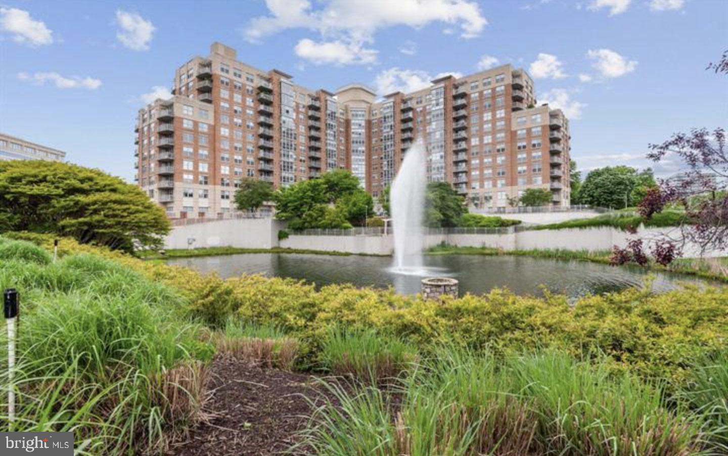 CARLTON HOUSE - Residential Lease