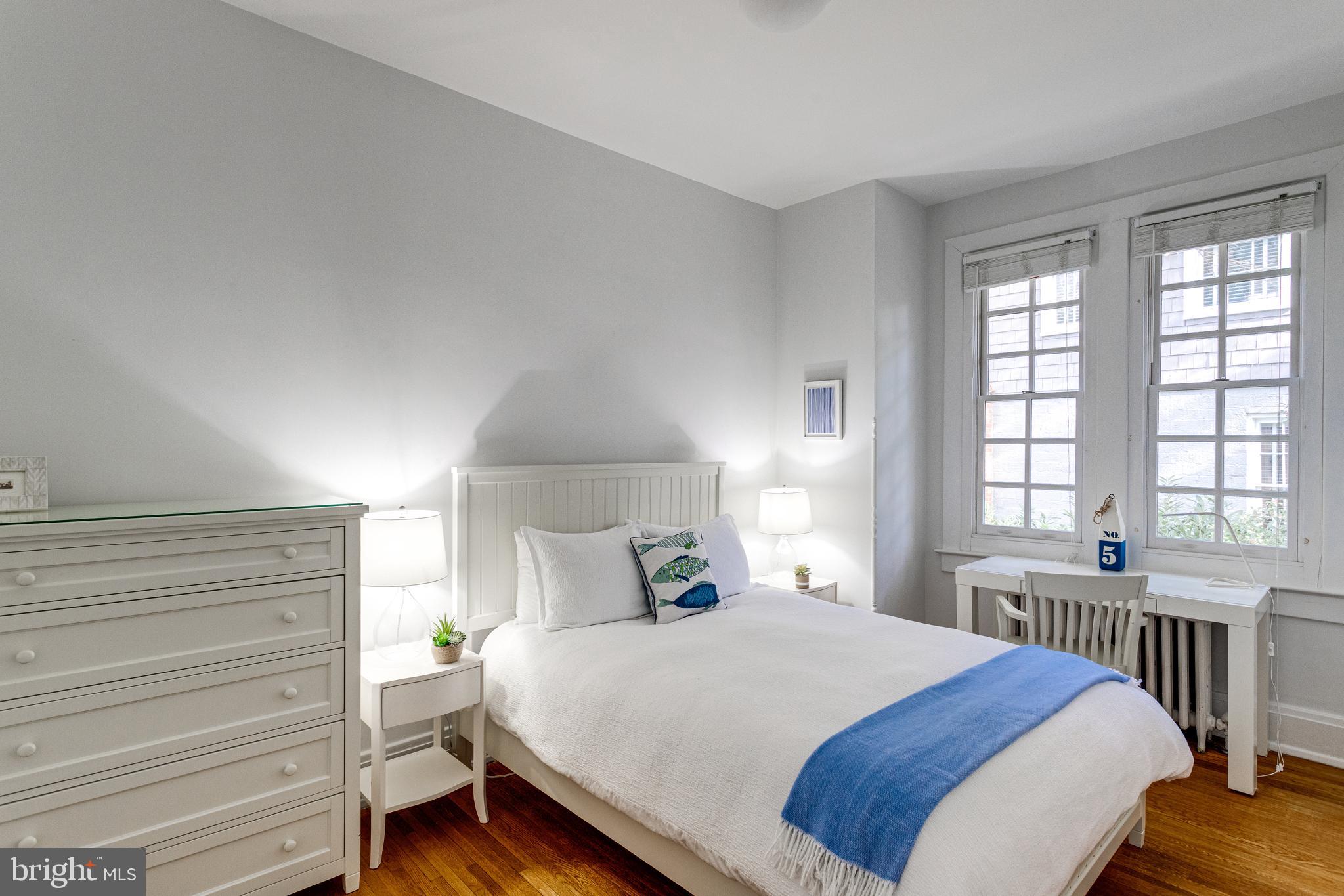 ROSEMONT PARK - Residential Lease