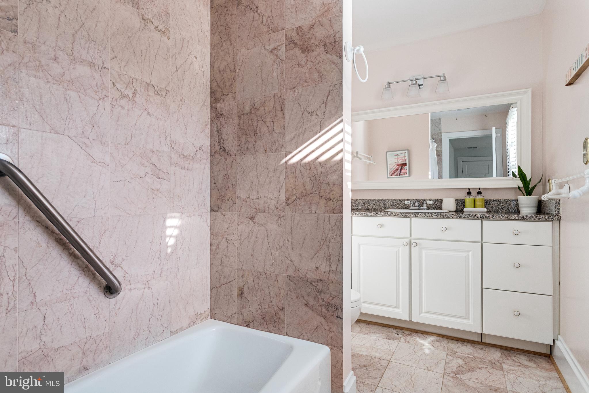 ROSEMONT PARK - Residential Lease