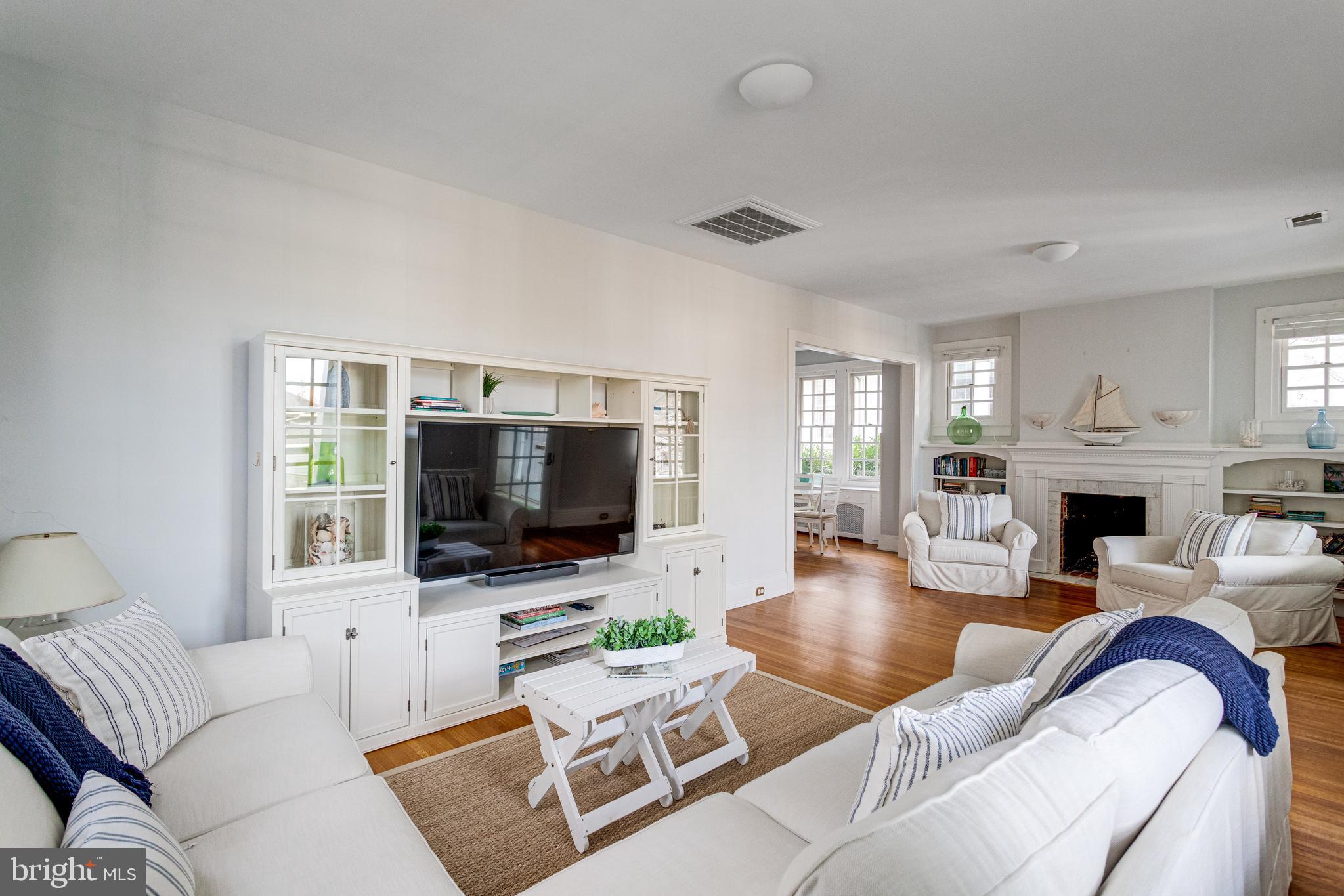 ROSEMONT PARK - Residential Lease