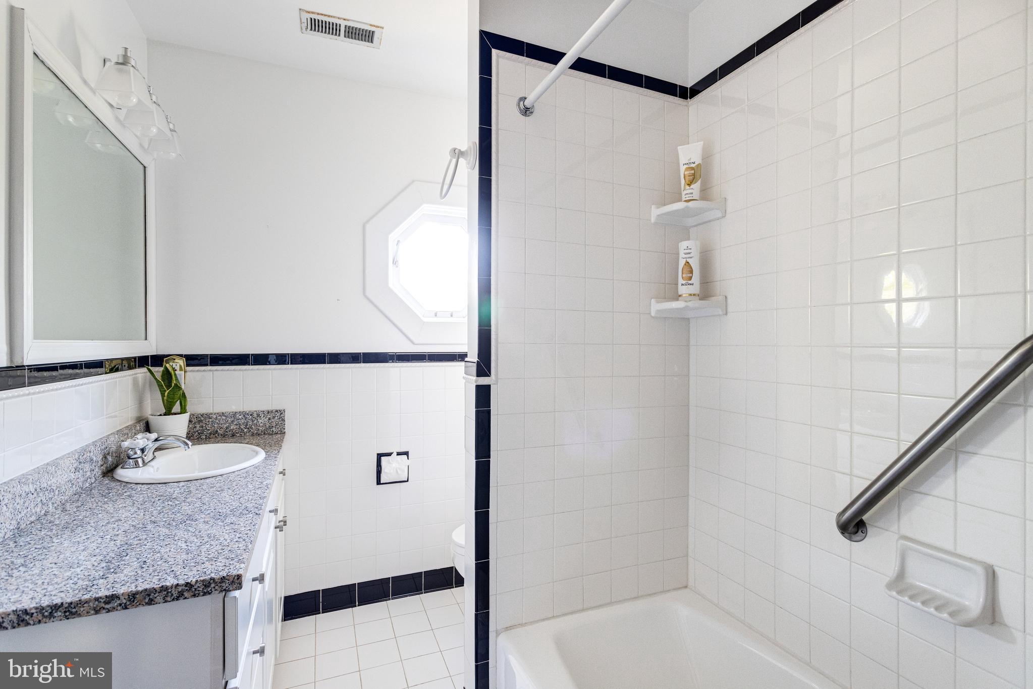 ROSEMONT PARK - Residential Lease