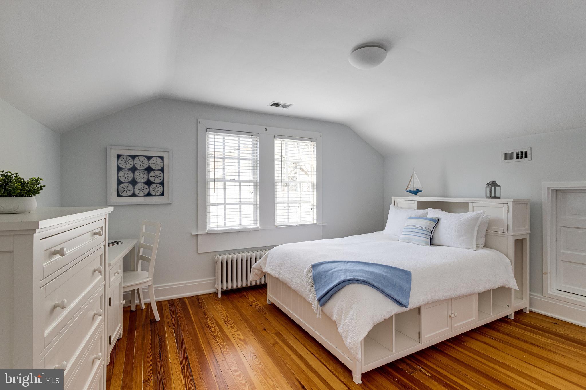 ROSEMONT PARK - Residential Lease