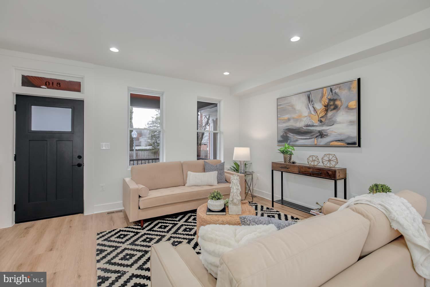 810 MADISON STREET NW