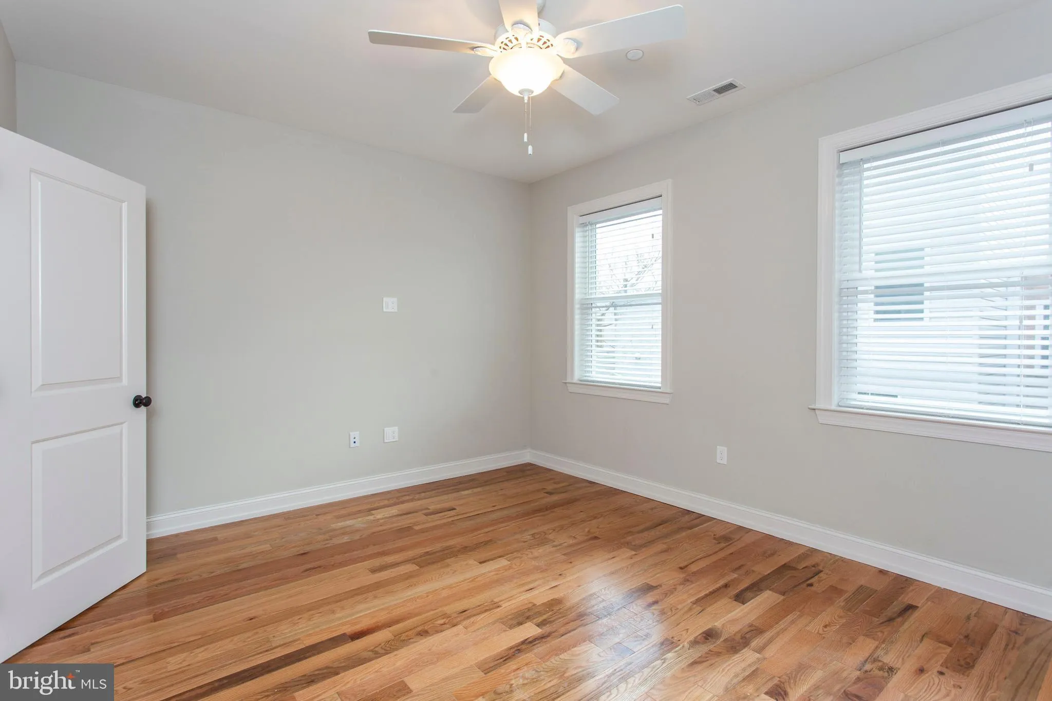 Philadelphia, Pennsylvania 19146, United States, 3 Bedrooms Bedrooms, ,3 BathroomsBathrooms,Residential,Pending,102595
