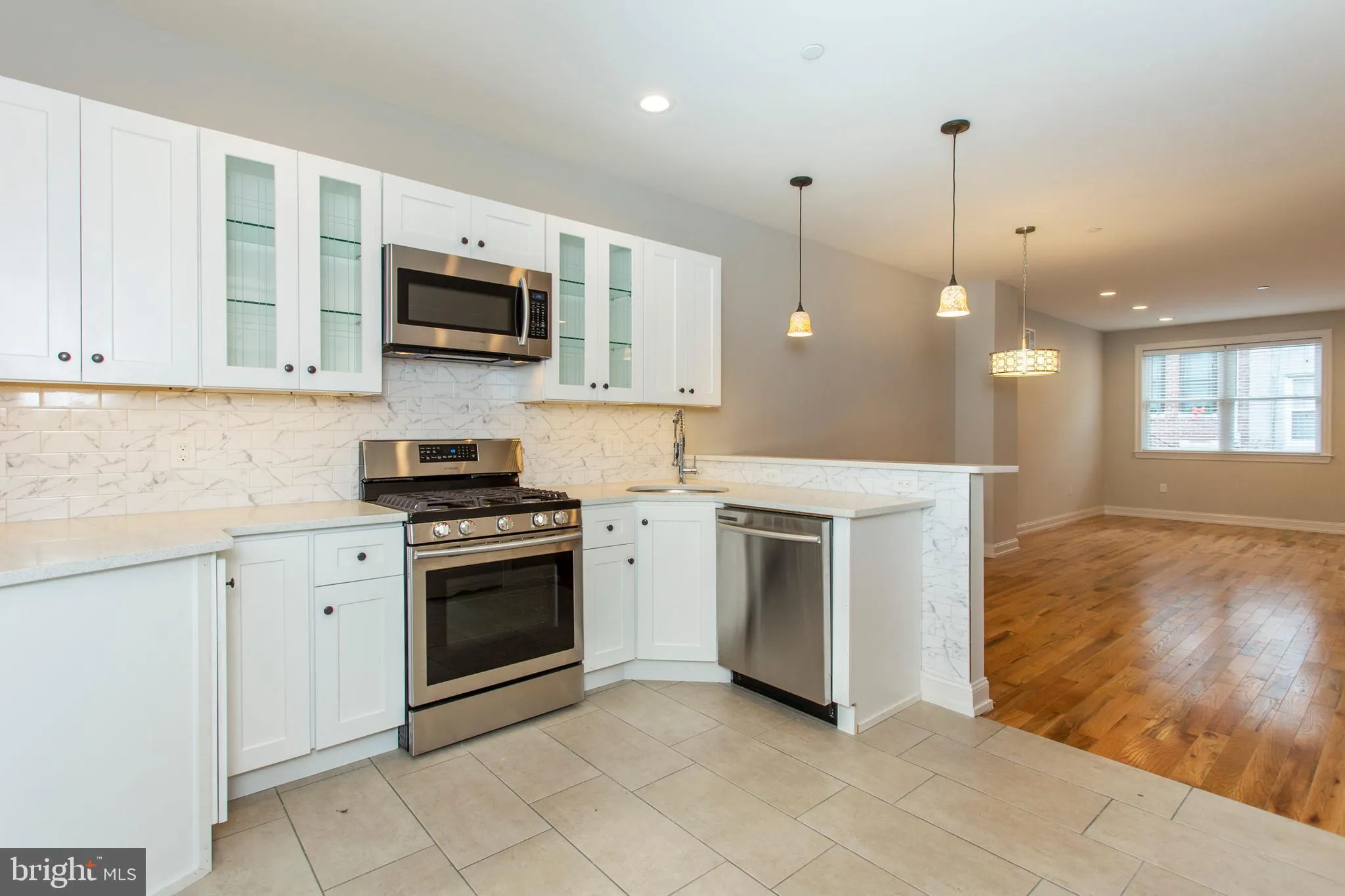 Philadelphia, Pennsylvania 19146, United States, 3 Bedrooms Bedrooms, ,3 BathroomsBathrooms,Residential,Pending,102595