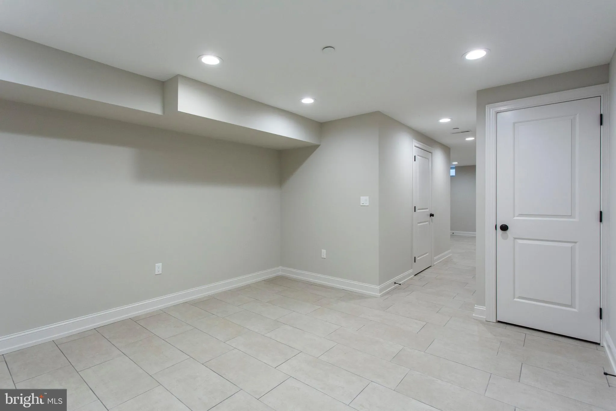 Philadelphia, Pennsylvania 19146, United States, 3 Bedrooms Bedrooms, ,3 BathroomsBathrooms,Residential,Pending,102595