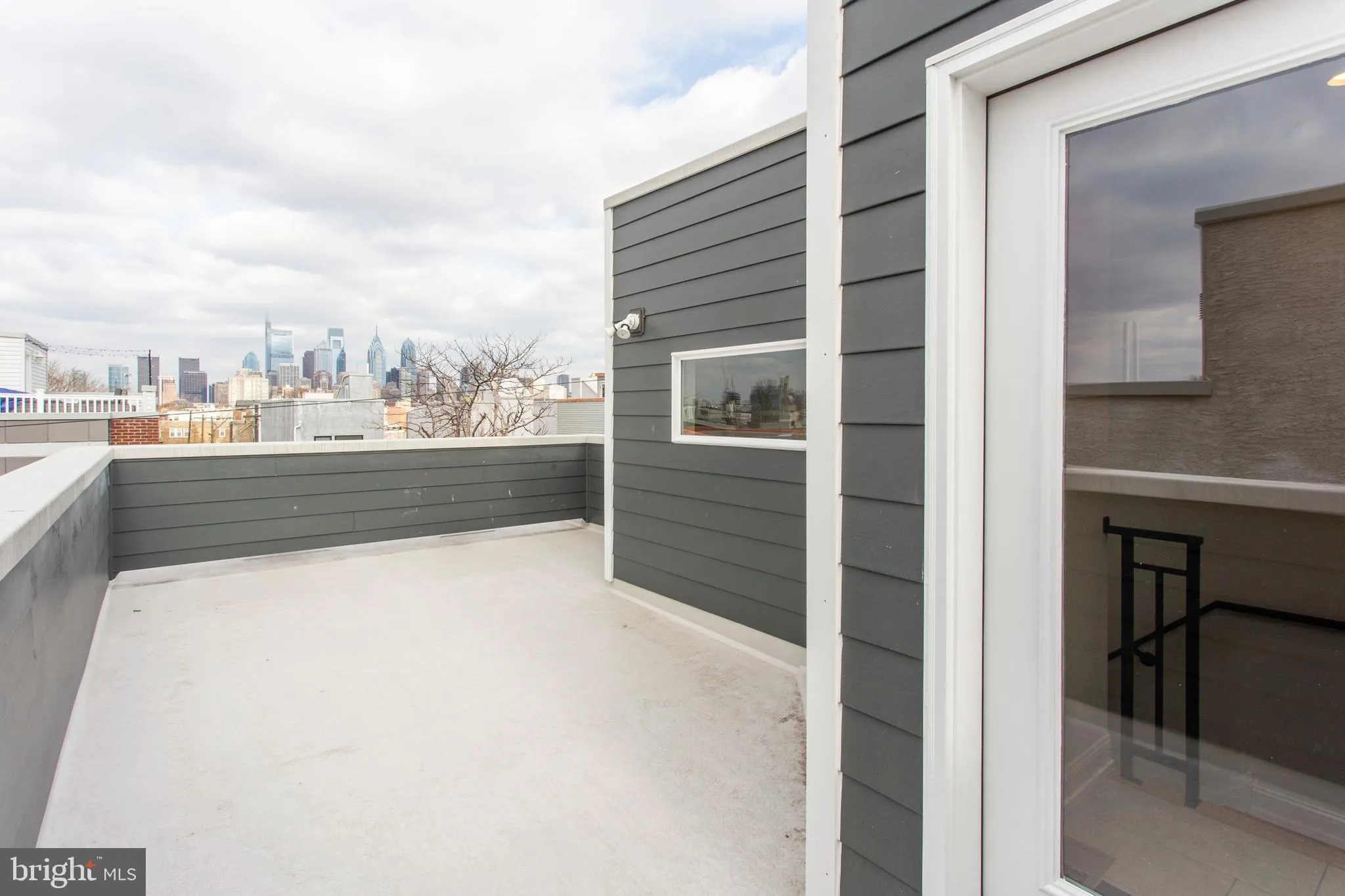 Philadelphia, Pennsylvania 19146, United States, 3 Bedrooms Bedrooms, ,3 BathroomsBathrooms,Residential,Pending,102595