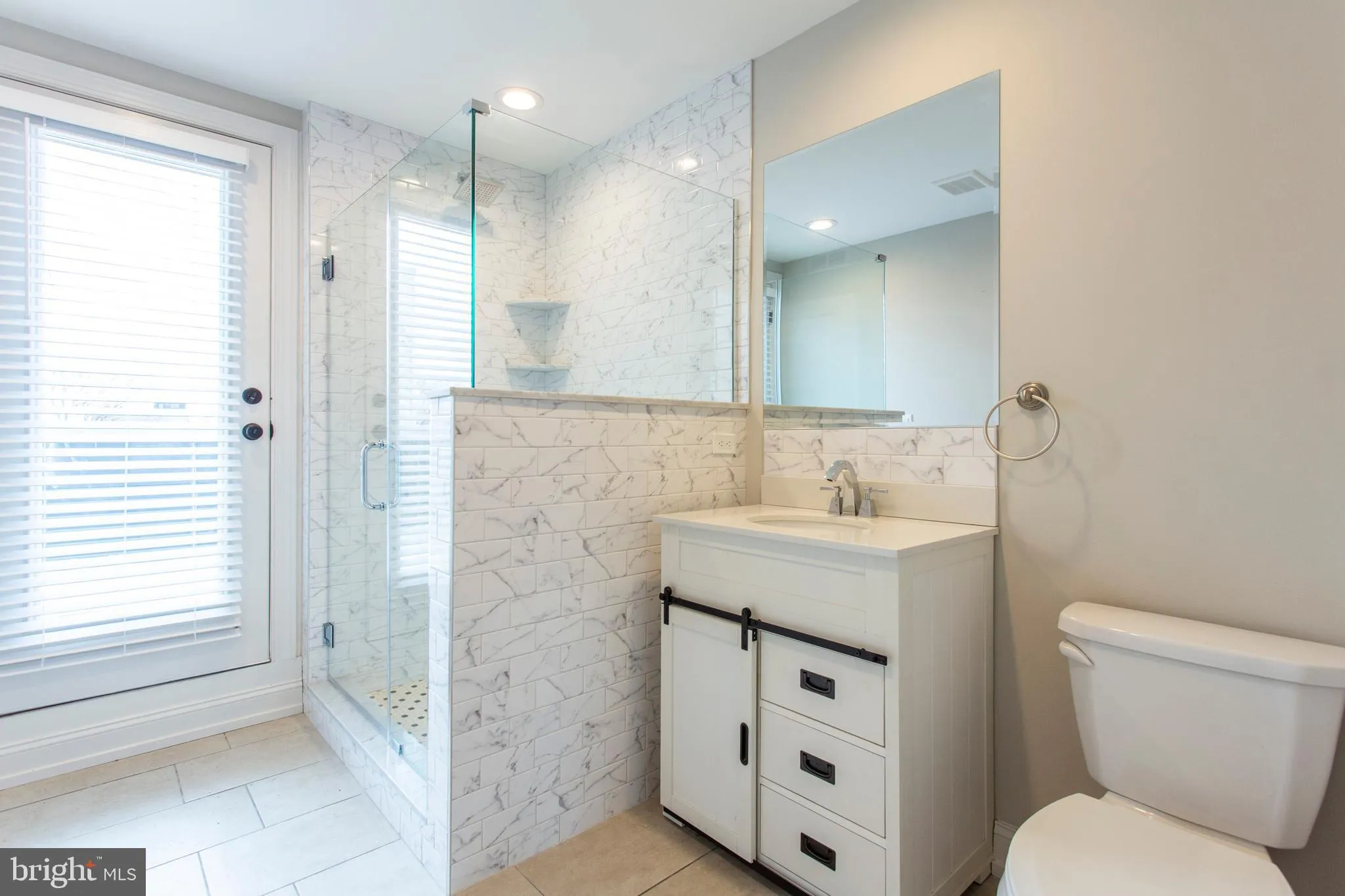 Philadelphia, Pennsylvania 19146, United States, 3 Bedrooms Bedrooms, ,3 BathroomsBathrooms,Residential,Pending,102595