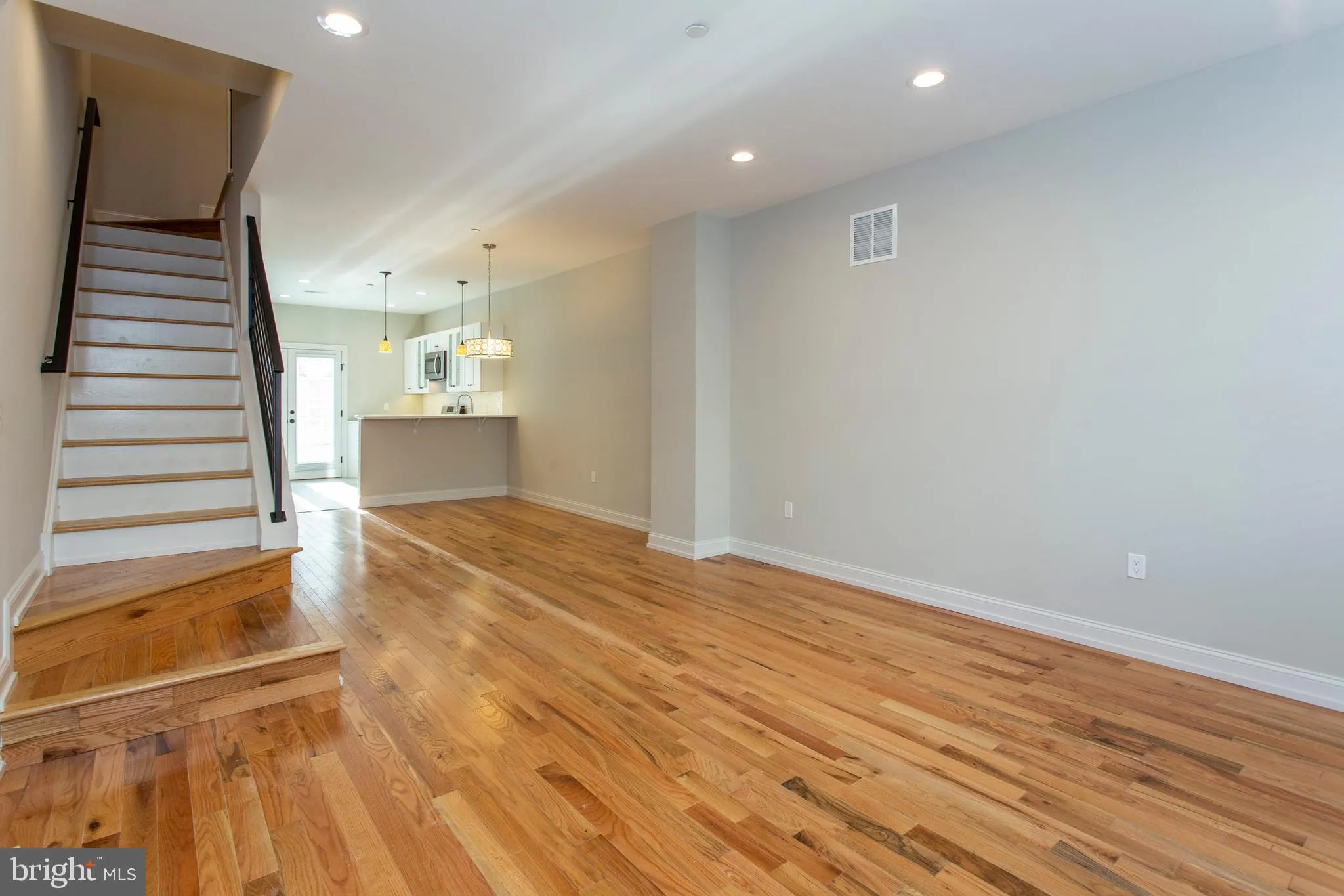 Philadelphia, Pennsylvania 19146, United States, 3 Bedrooms Bedrooms, ,3 BathroomsBathrooms,Residential,Pending,102595
