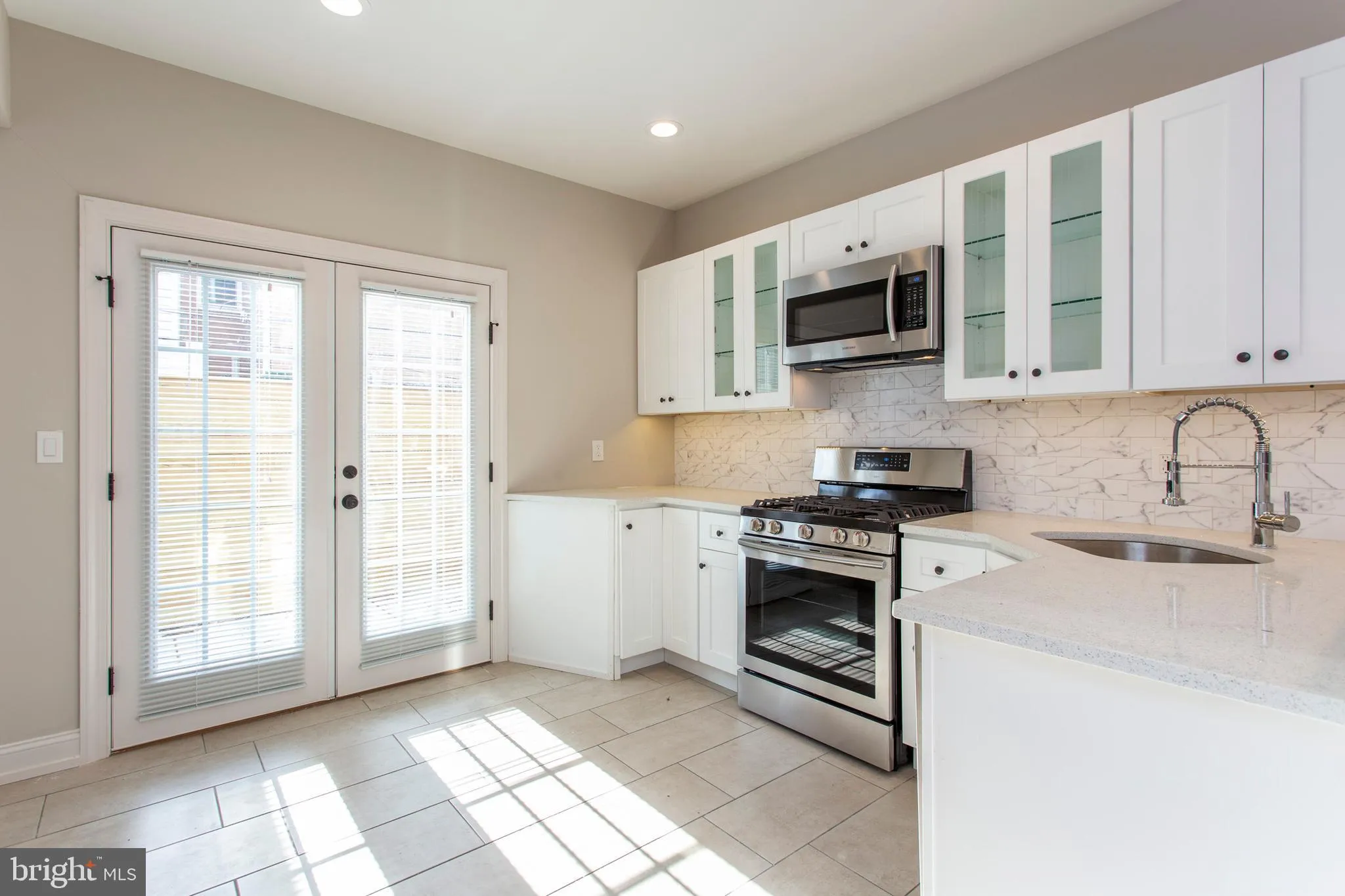 Philadelphia, Pennsylvania 19146, United States, 3 Bedrooms Bedrooms, ,3 BathroomsBathrooms,Residential,Pending,102595