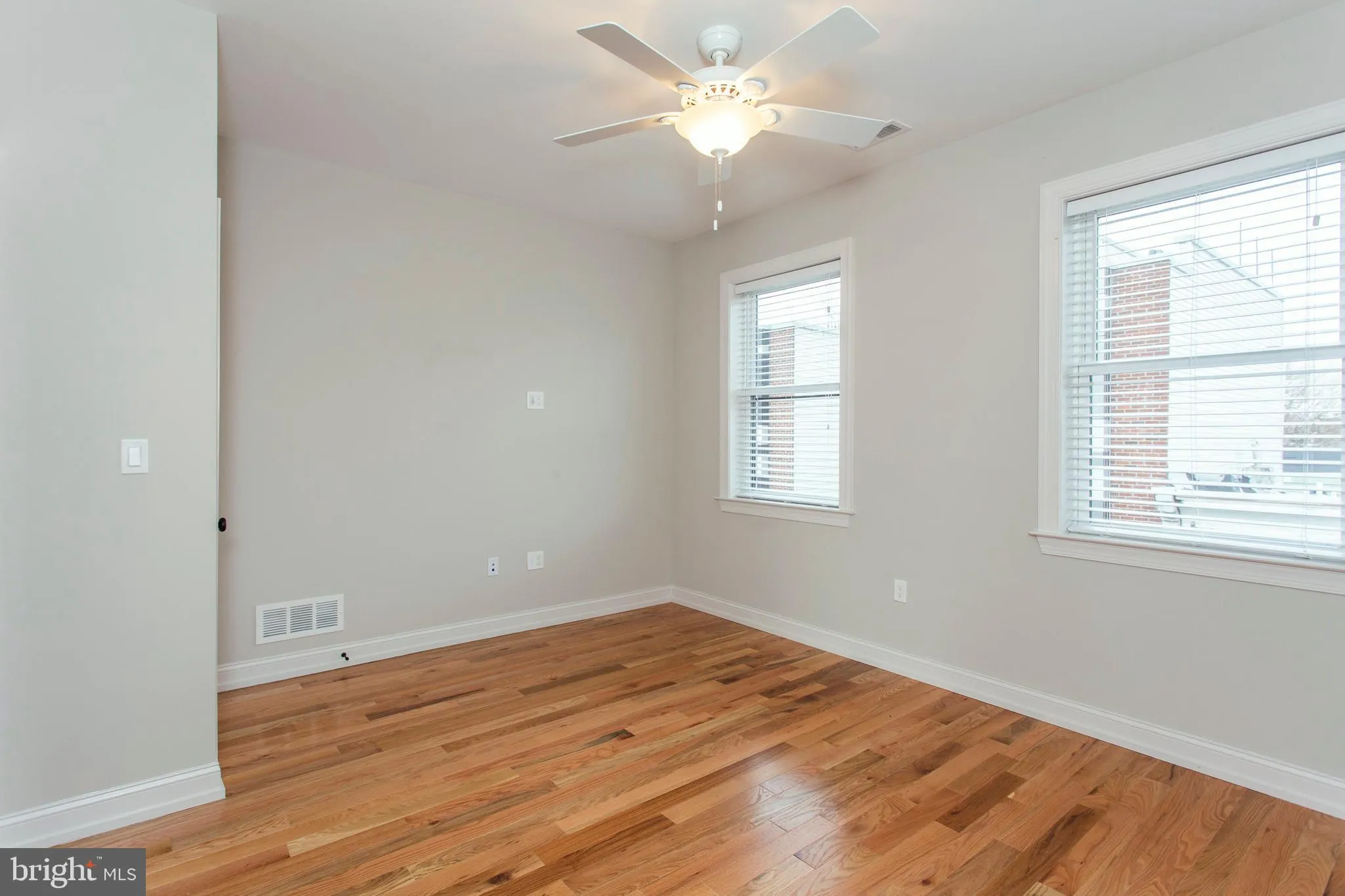 Philadelphia, Pennsylvania 19146, United States, 3 Bedrooms Bedrooms, ,3 BathroomsBathrooms,Residential,Pending,102595
