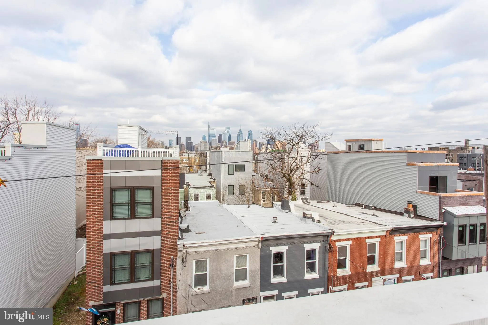 Philadelphia, Pennsylvania 19146, United States, 3 Bedrooms Bedrooms, ,3 BathroomsBathrooms,Residential,Pending,102595