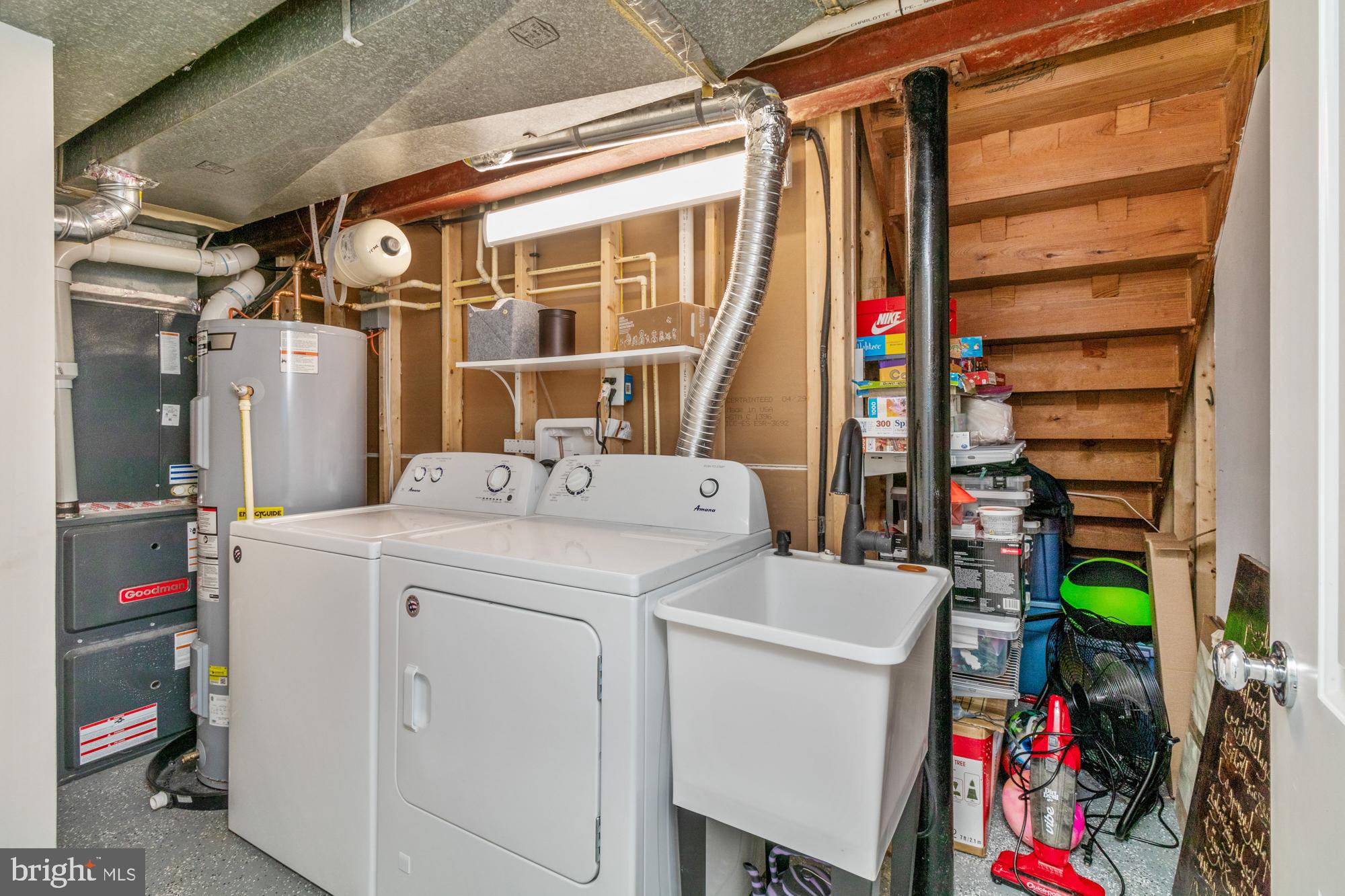 SPRINGDALE - Residential Lease