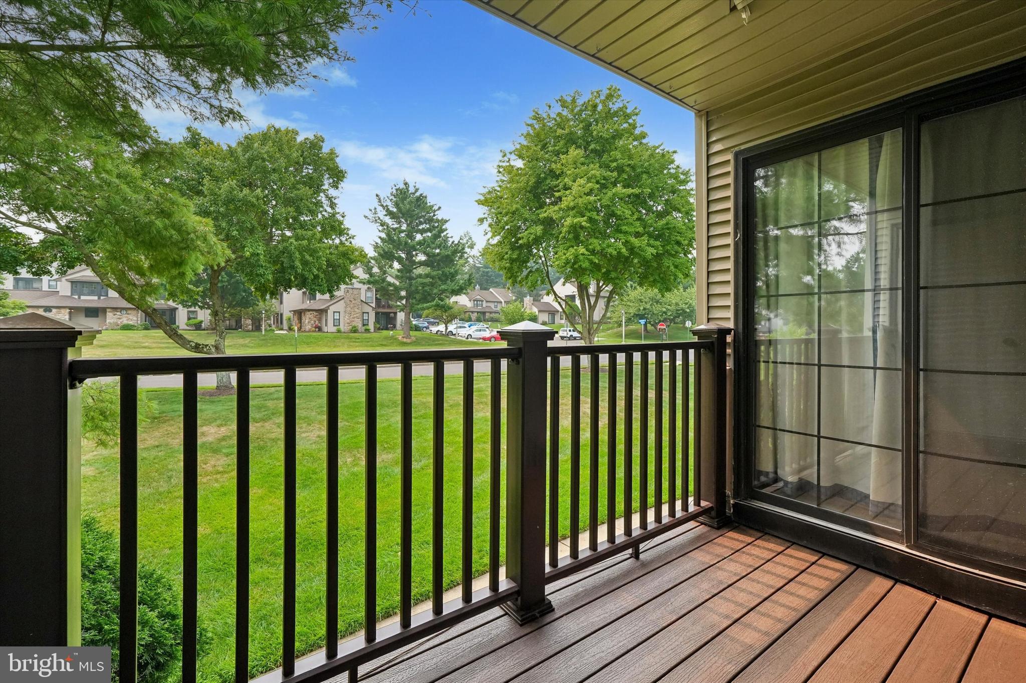 462 REDBUD COURT