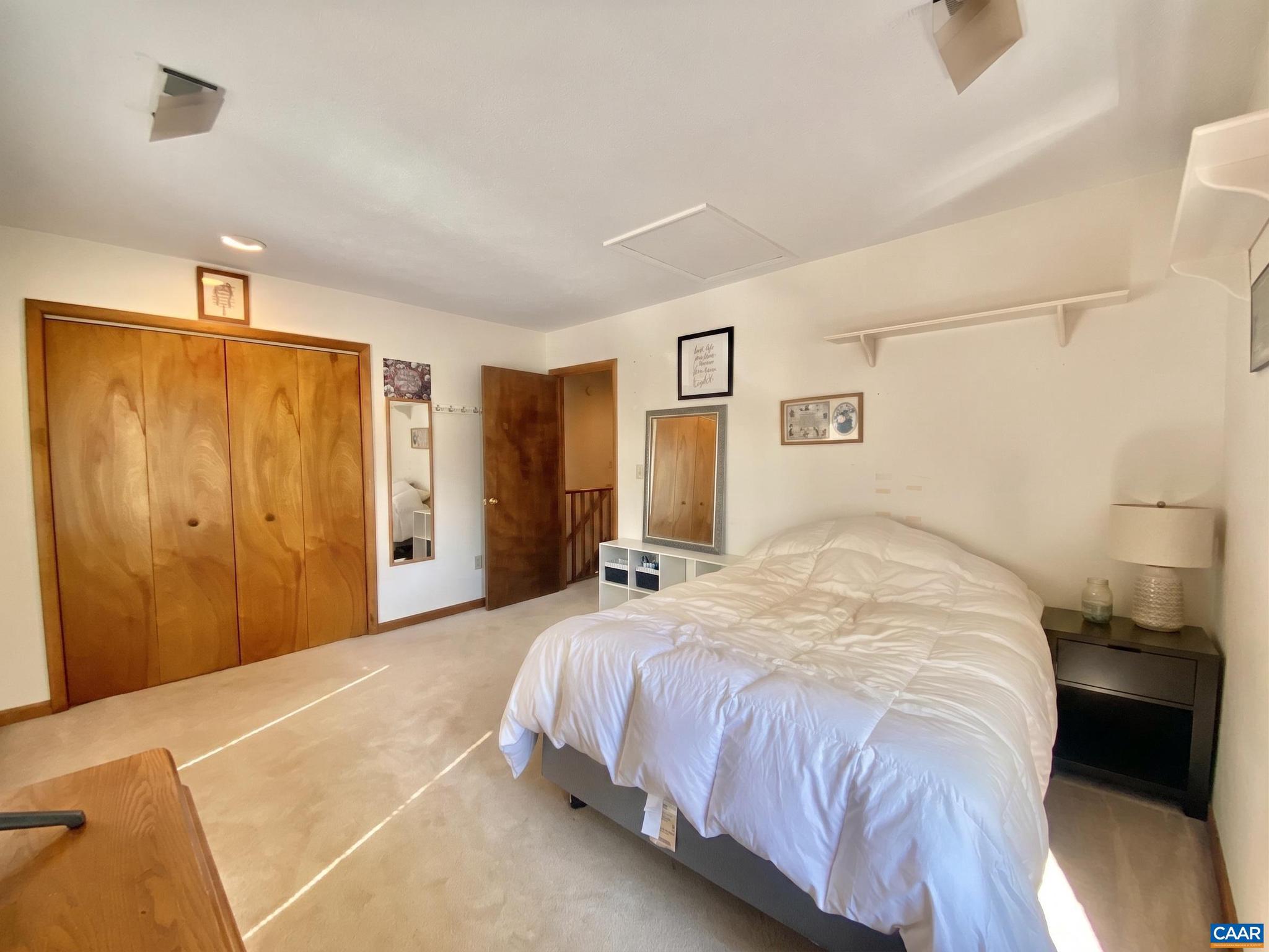 DEER LAKE ESTATES - Residential