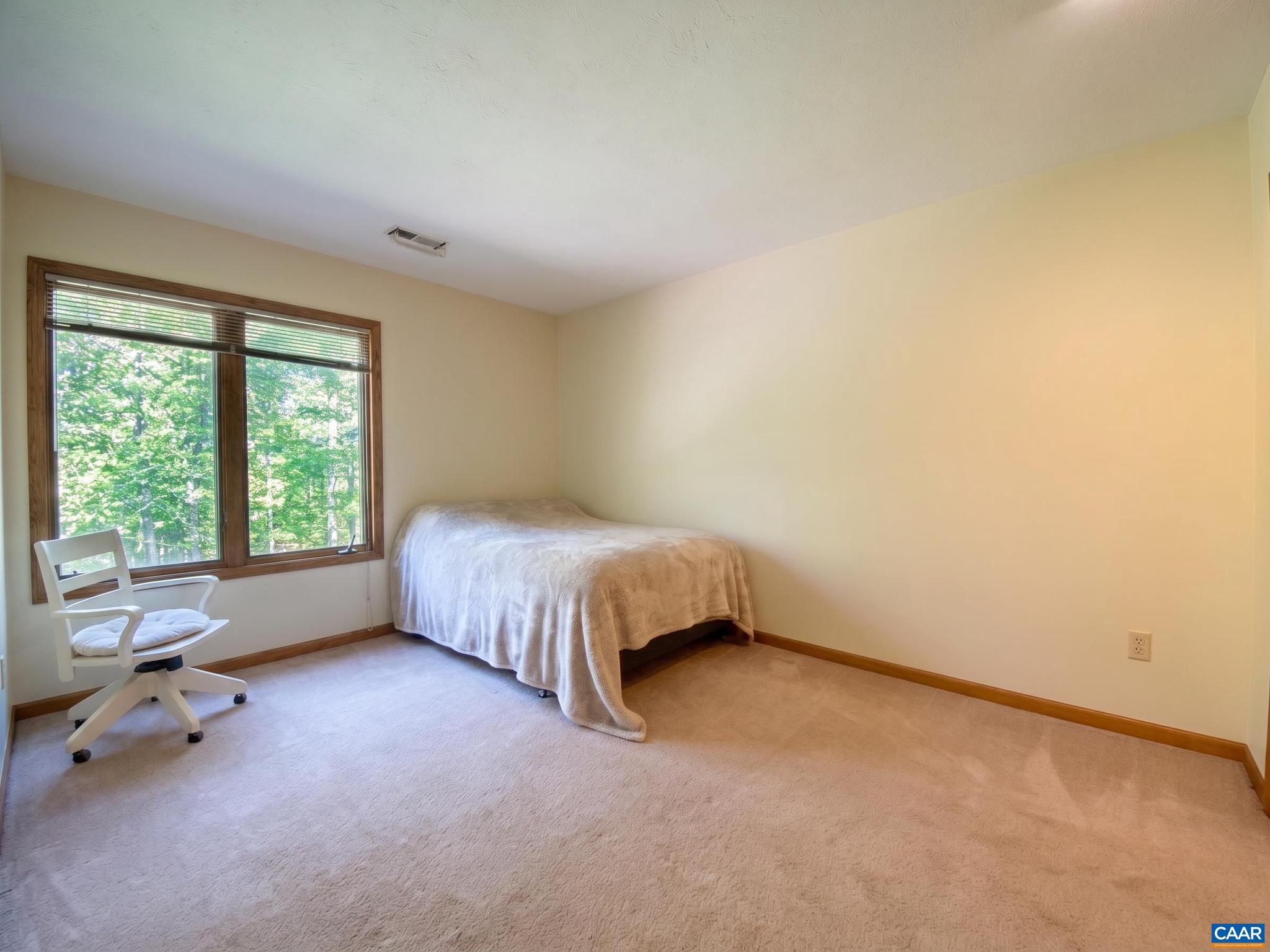 DEER LAKE ESTATES - Residential