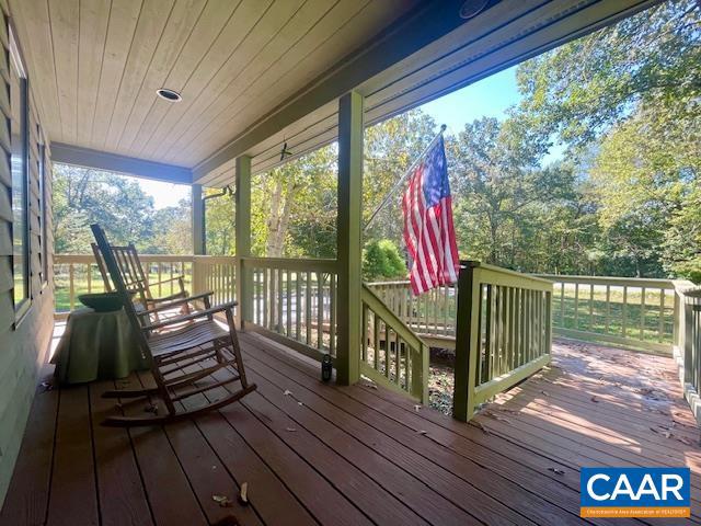 DEER LAKE ESTATES - Residential