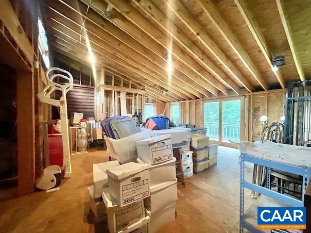 DEER LAKE ESTATES - Residential