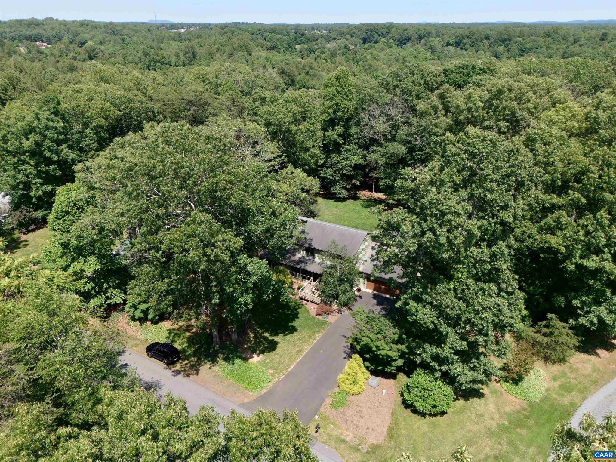 DEER LAKE ESTATES - Residential