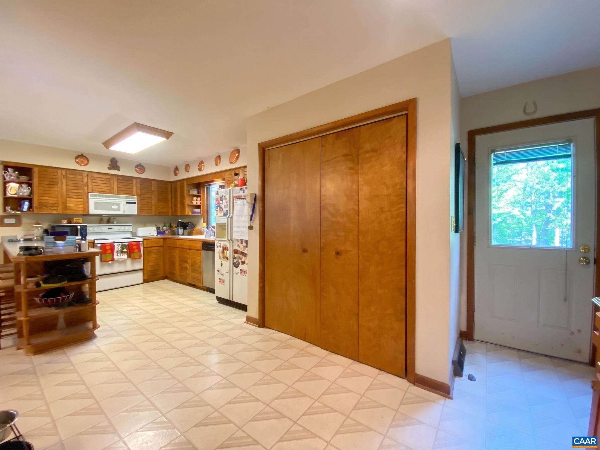 DEER LAKE ESTATES - Residential