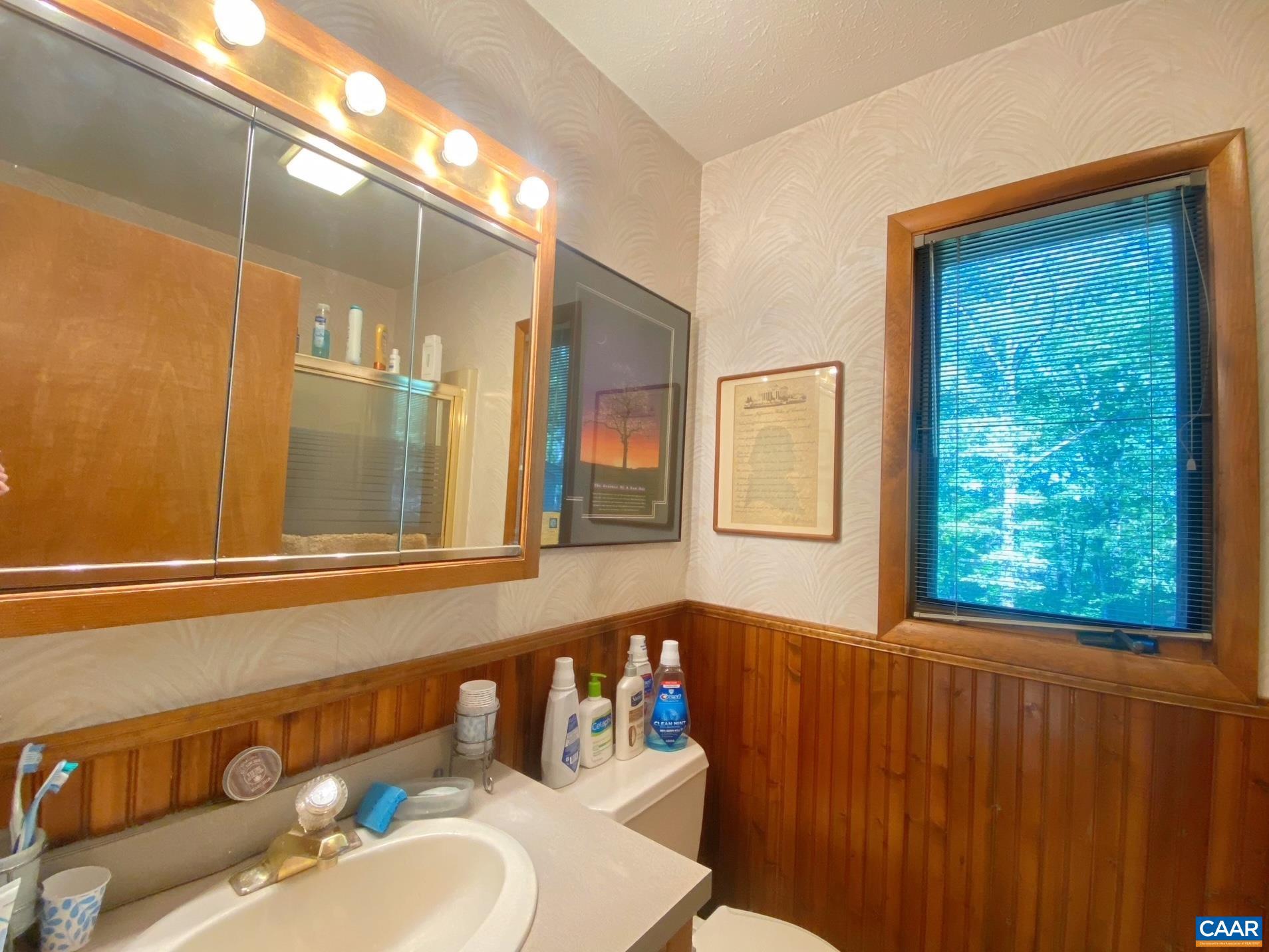 DEER LAKE ESTATES - Residential