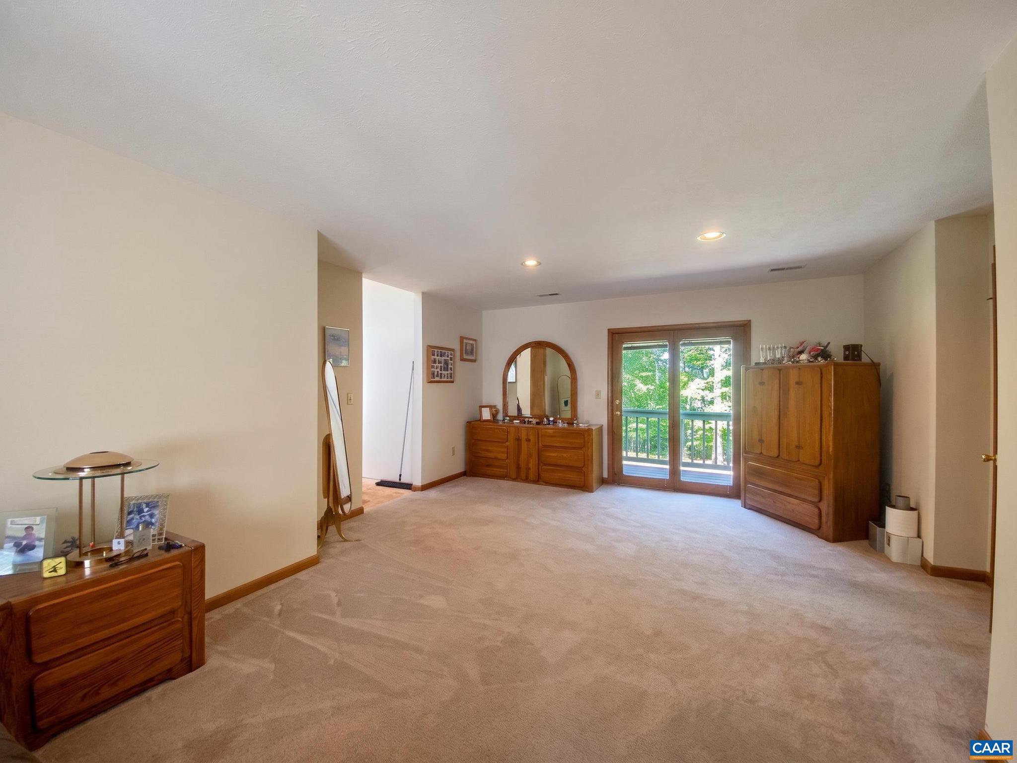 DEER LAKE ESTATES - Residential