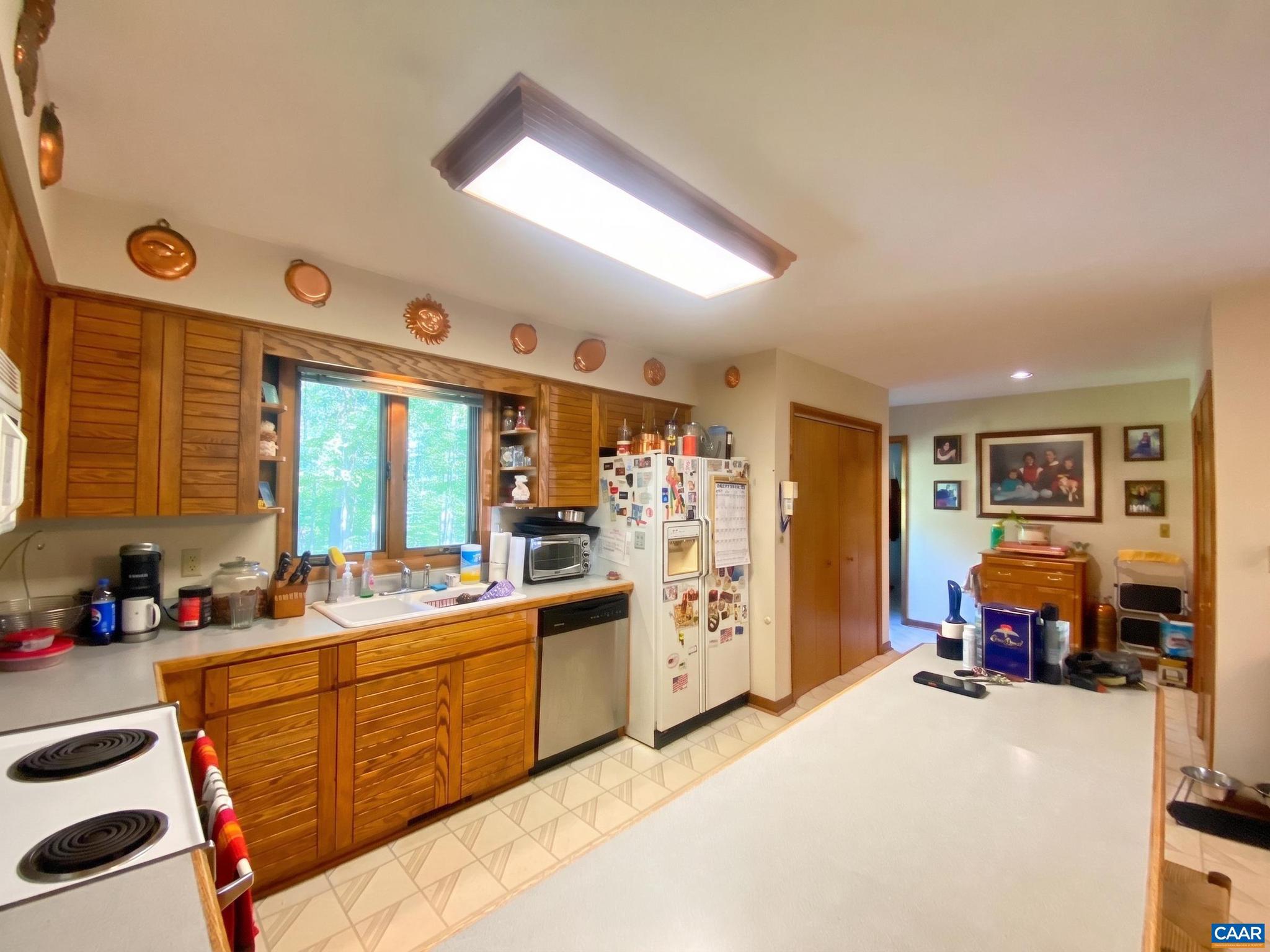 DEER LAKE ESTATES - Residential