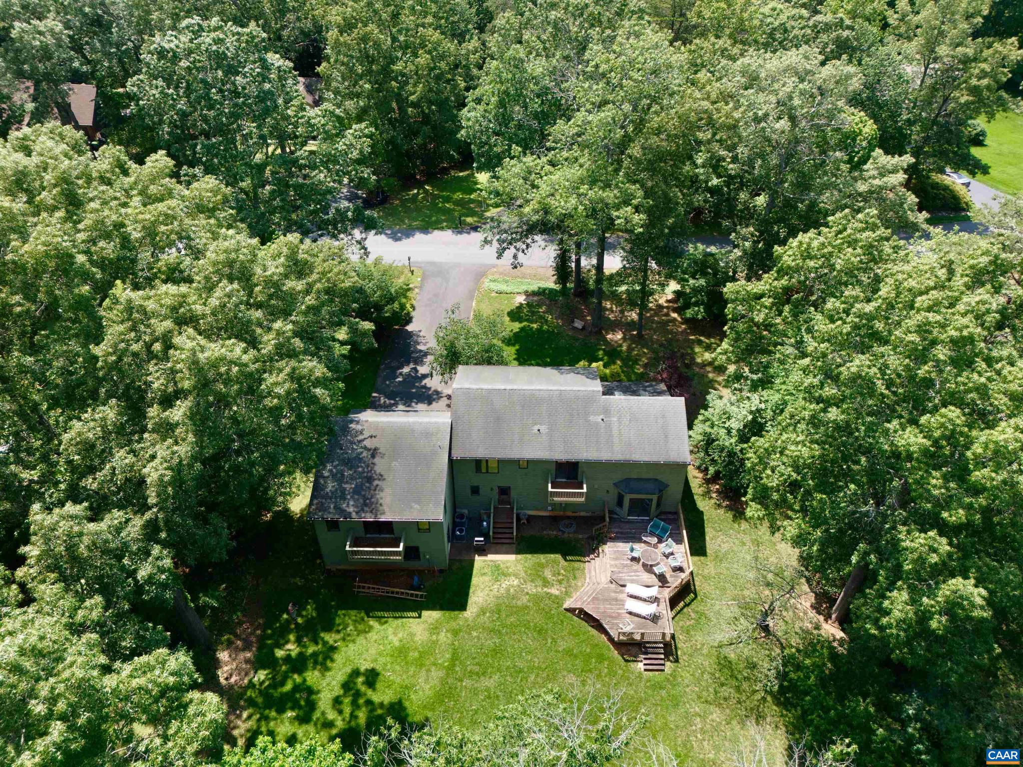 DEER LAKE ESTATES - Residential