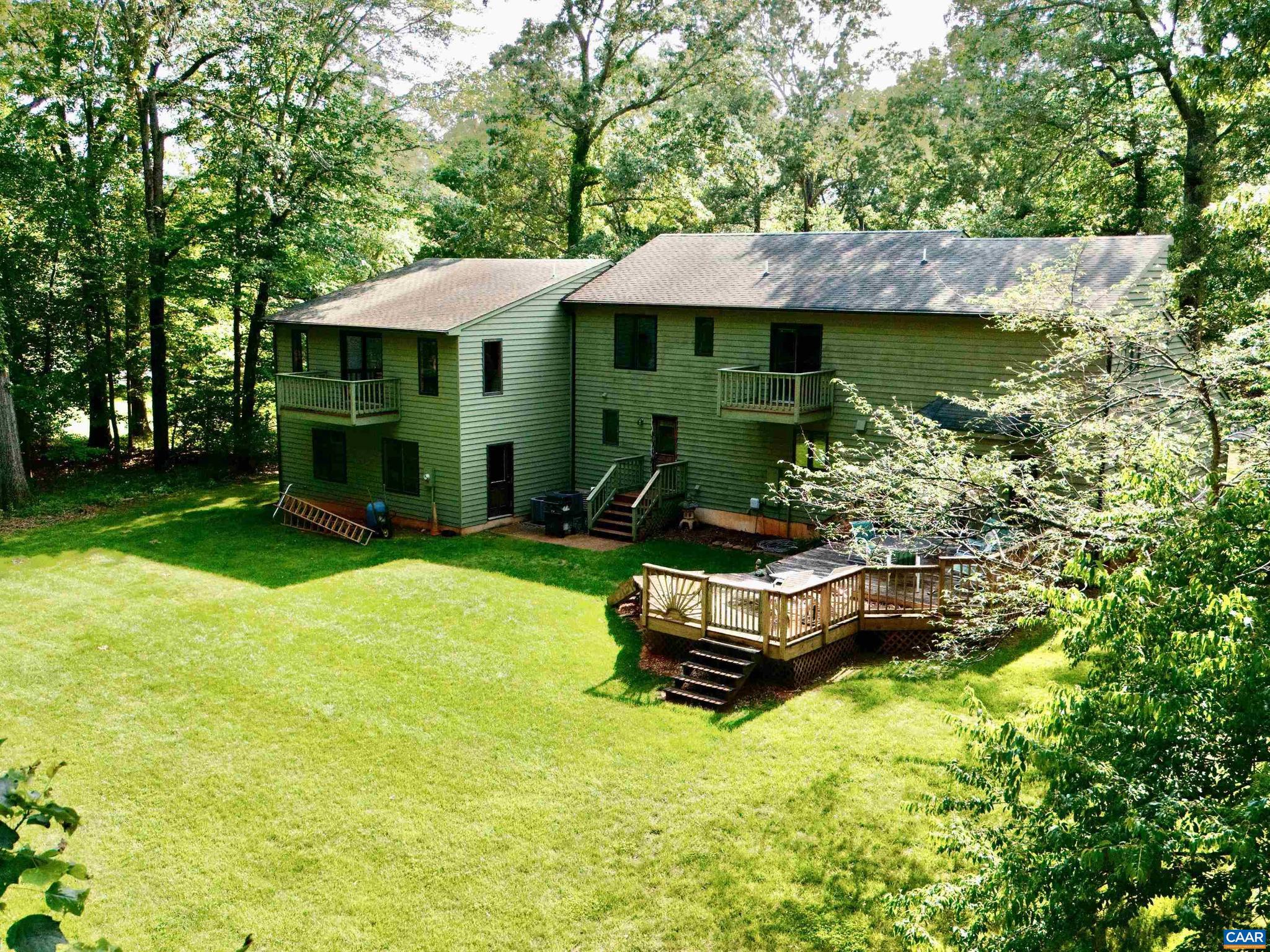 DEER LAKE ESTATES - Residential