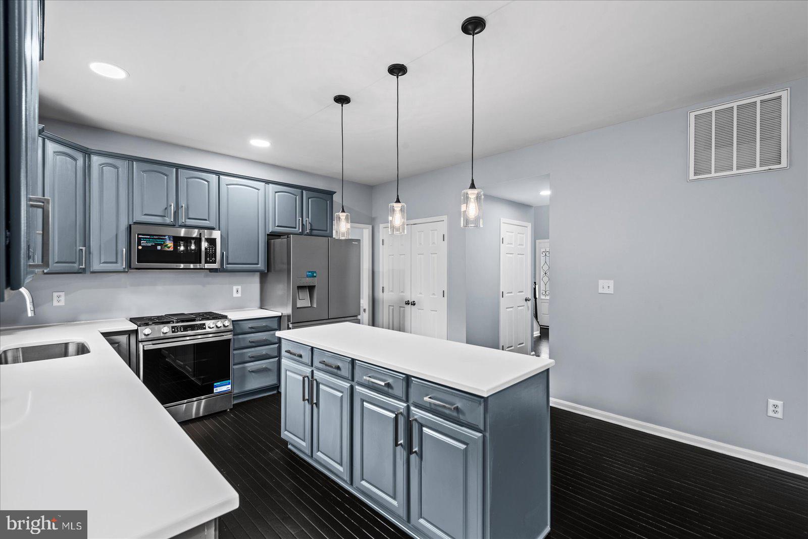 FOX POINT - Residential