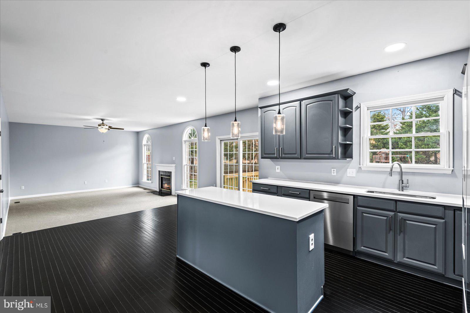 FOX POINT - Residential