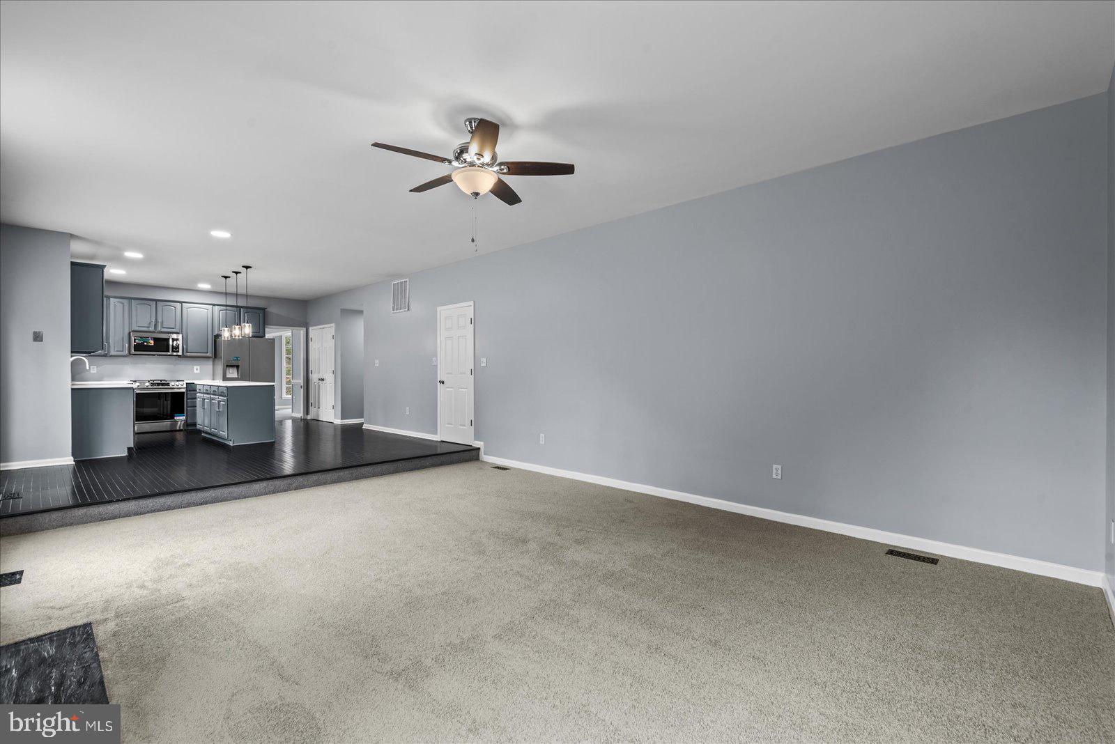 FOX POINT - Residential