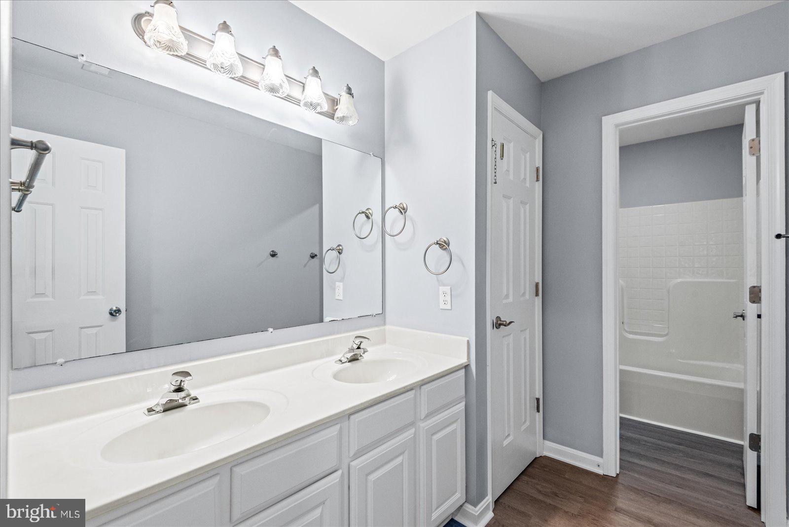 FOX POINT - Residential