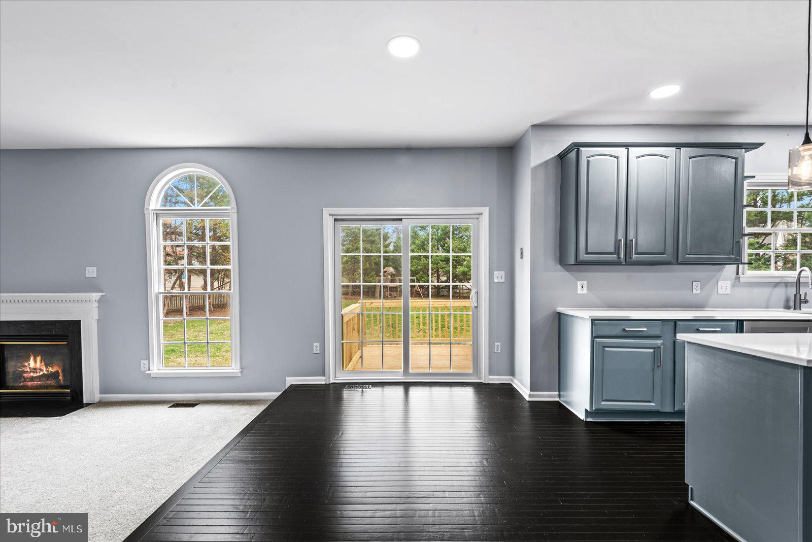 FOX POINT - Residential